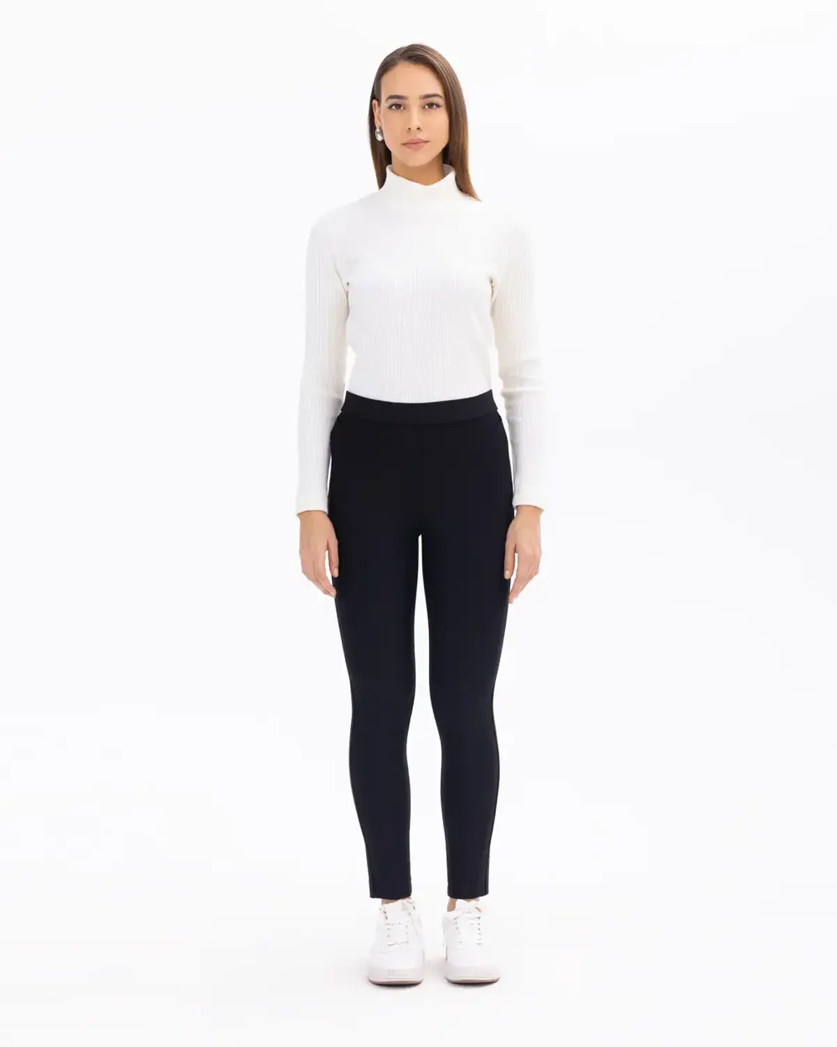 Slim Fit Ankle-Length Trousers in Black - Stylish and Comfortable with Pockets, Made of 33% Nylon, 62% Viscose, 5% Elastane
