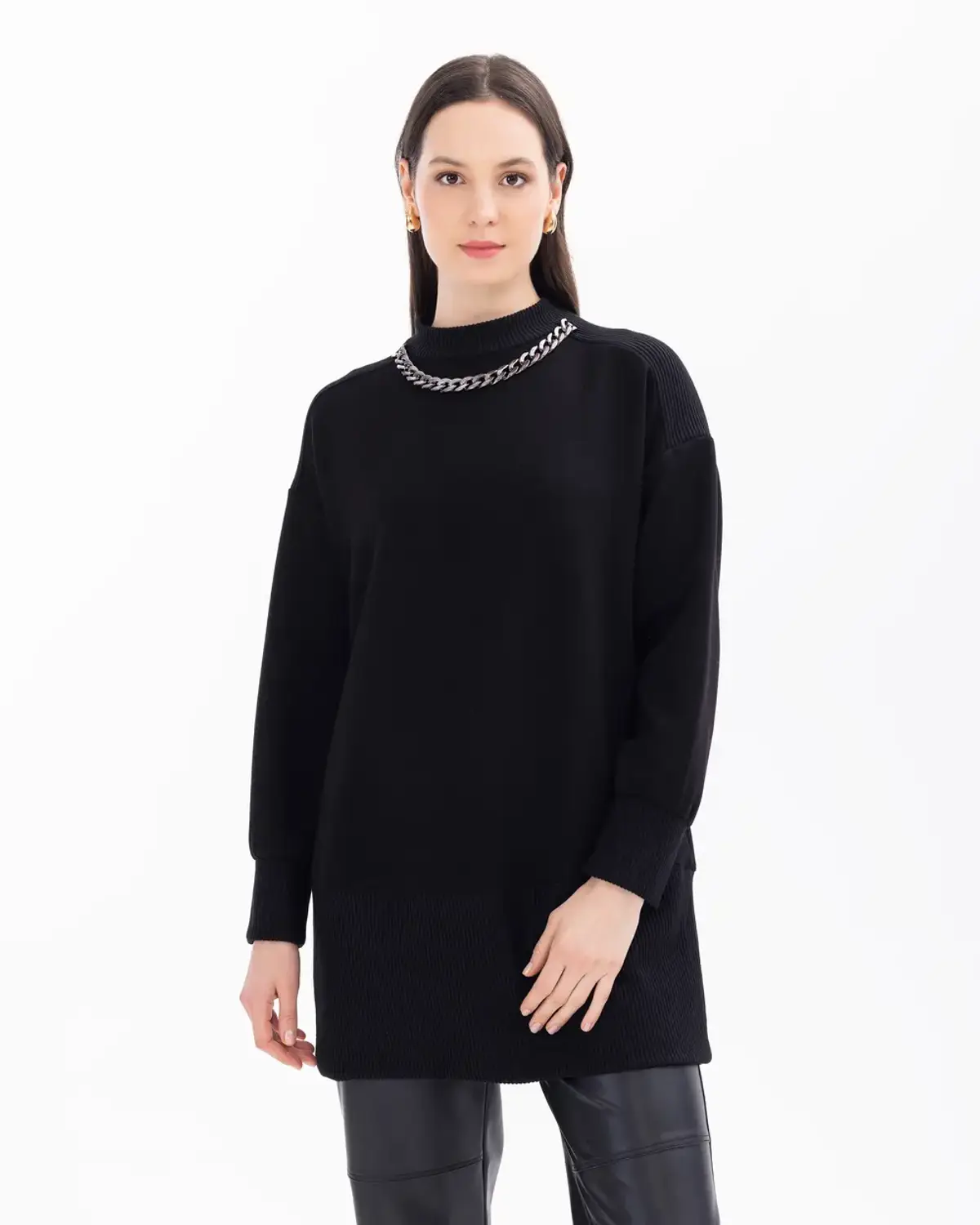 zincir detaylı düşük kollu ribanalı tunik