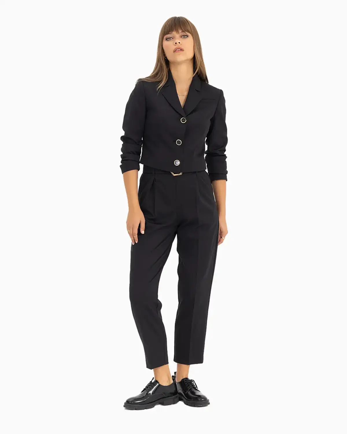 Belted Pleated Cropped Trousers with Carrot Cut in Black