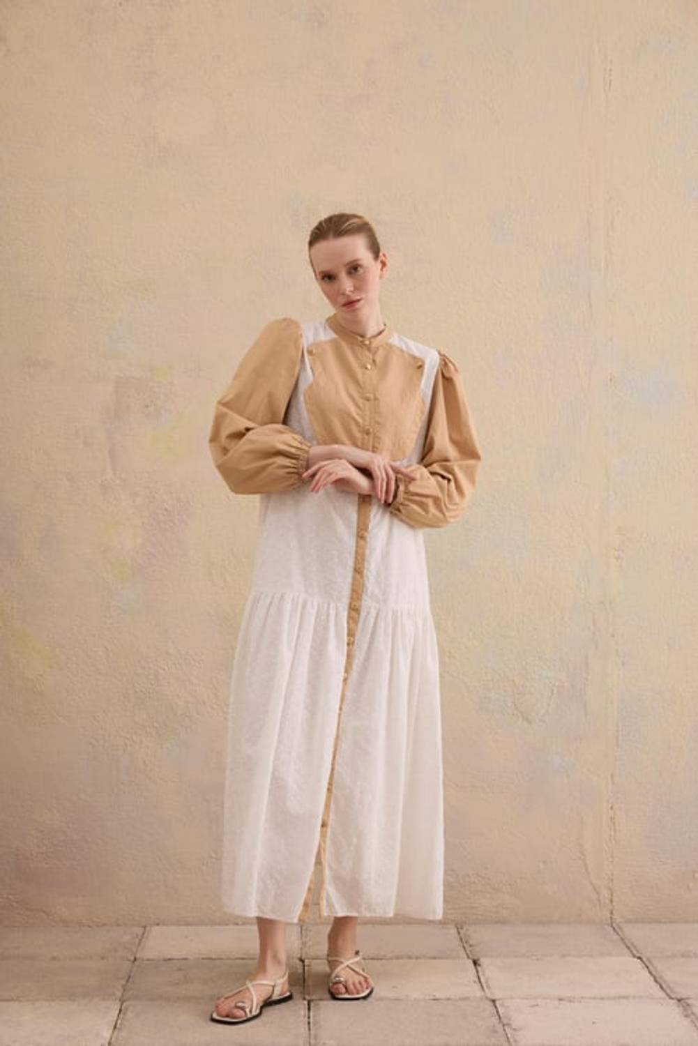 FEDEL GARNİLİ ELBİSE EKRU-BEJ