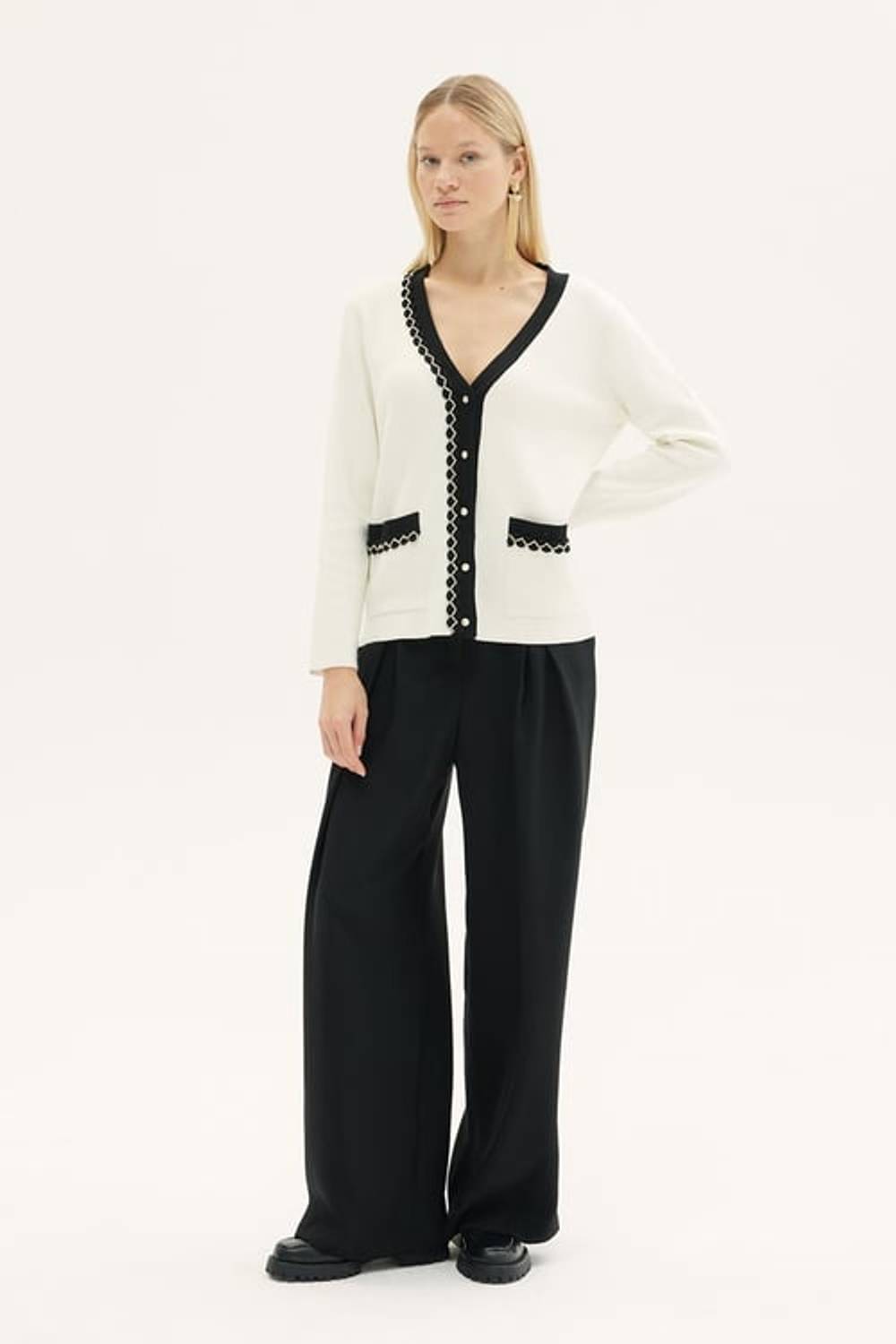 İRENE TRİKO HIRKA EKRU