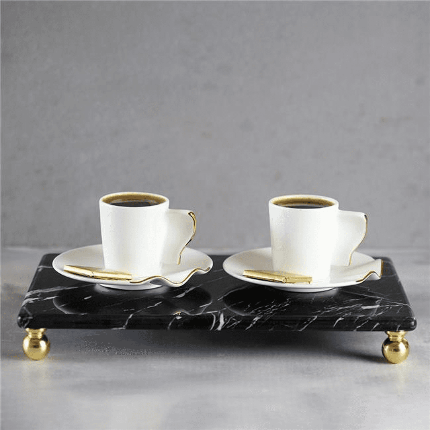 Akayev Mermer Siyah 30x20 cm Altın Boncuk Ayaklı Sunum Tabağı