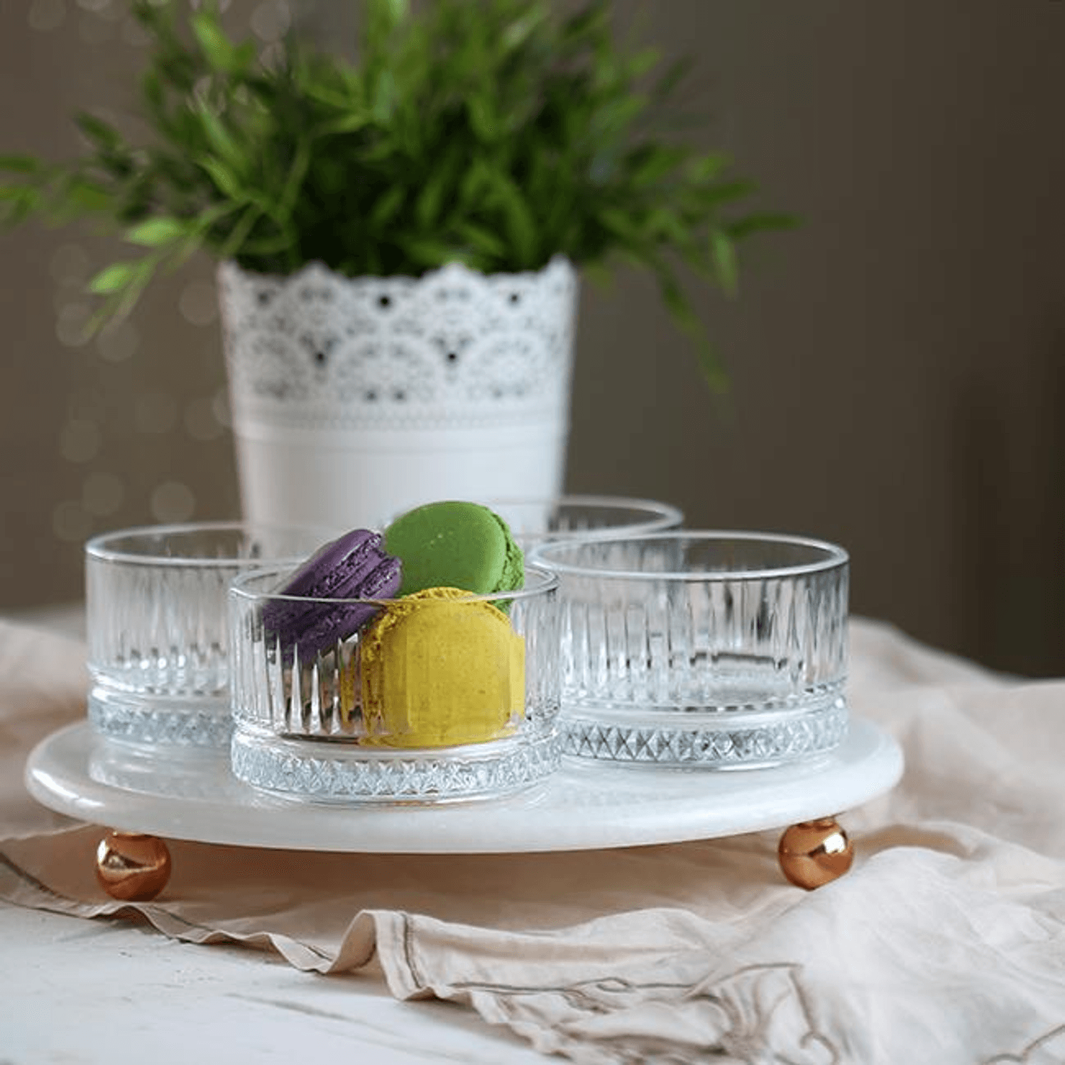 Серія Elysia: 25 см білий мармуровий піднос з рожевим золотим ніжками, 4 склянки 9 см, естетичний та натуральний дизайн для вашого стола