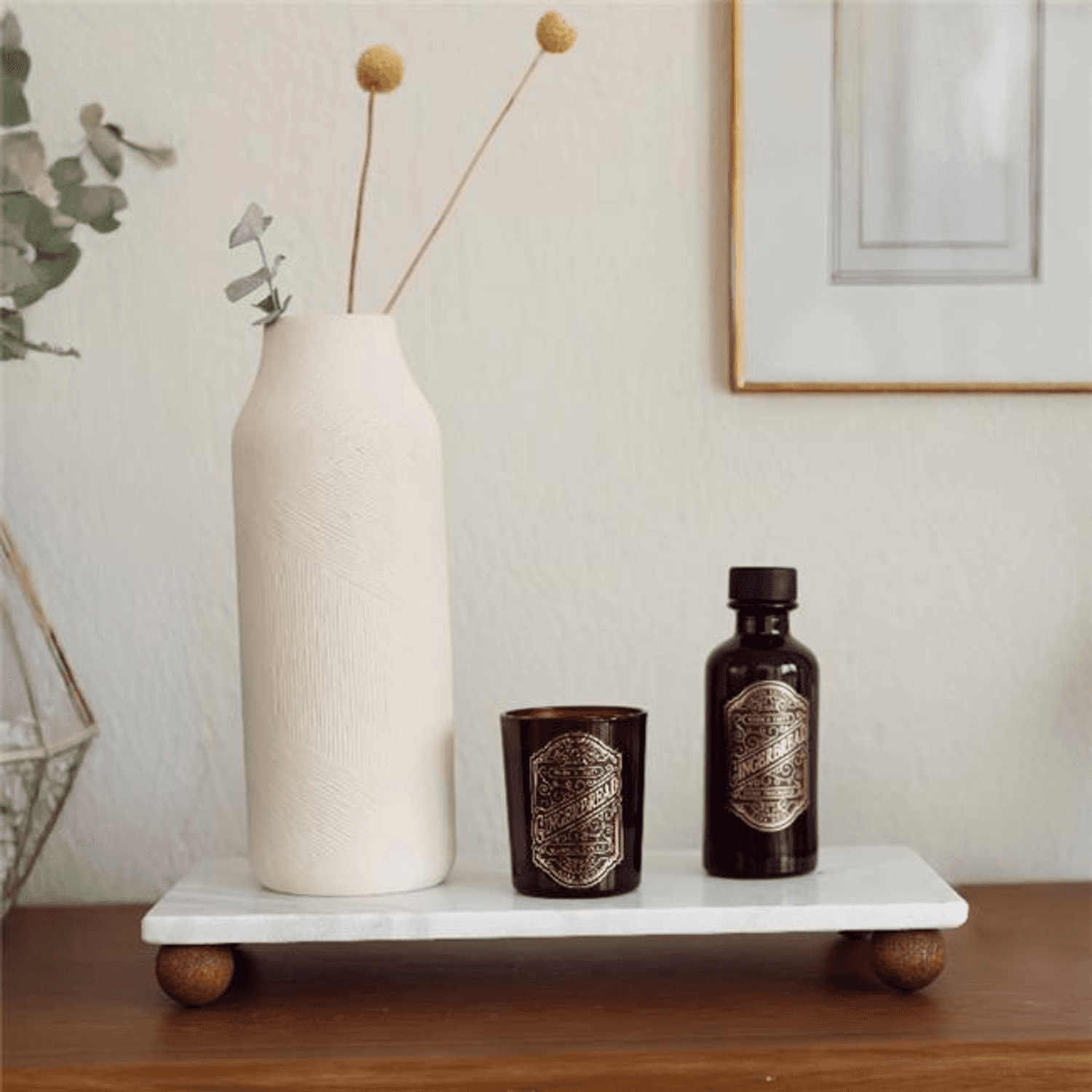 Akayev Mermer Beyaz 30x15 Cm Ahşap Boncuk Ayaklı Sunumluk