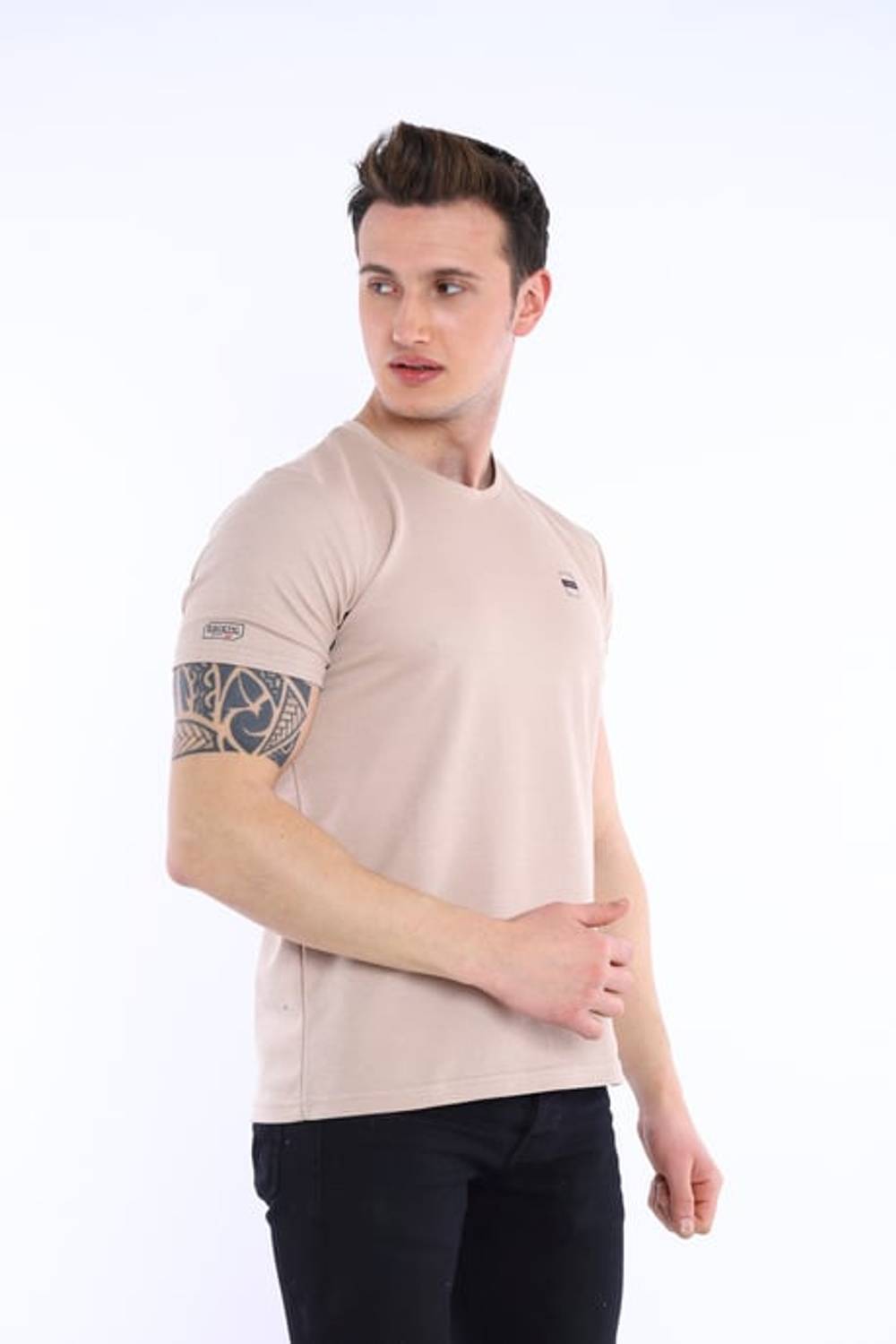 Чоловіча спортивна футболка Escetic бежевого кольору, зручний регульований крій, дихаюча тканина, 70% бавовна, 30% поліестер, ідеальна для щоденного використання