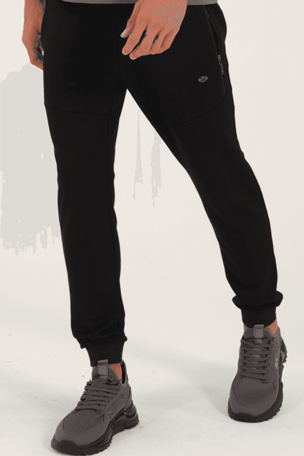 بنطال رياضي رجالي أسود Slimfit 2 Thread 4 Seasons قابل للتنفس مصنوع من القطن والكروشيه 1879