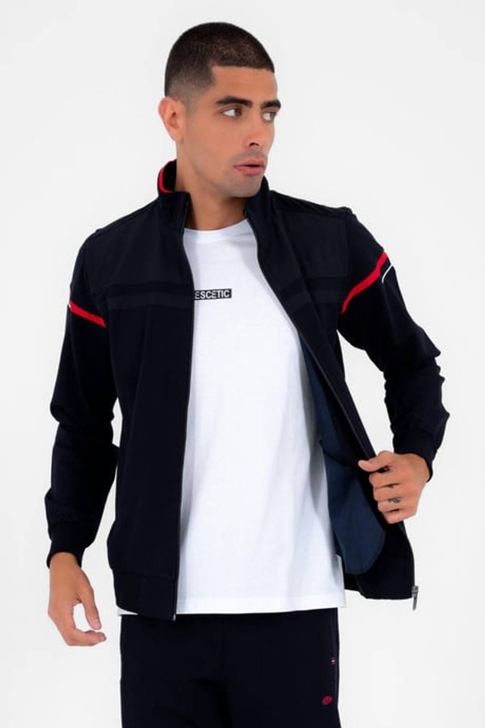 Чоловічий спортивний костюм темно-синього кольору з червоними акцентами, 4 кишені, з комфортним кроєм для всіх сезонів