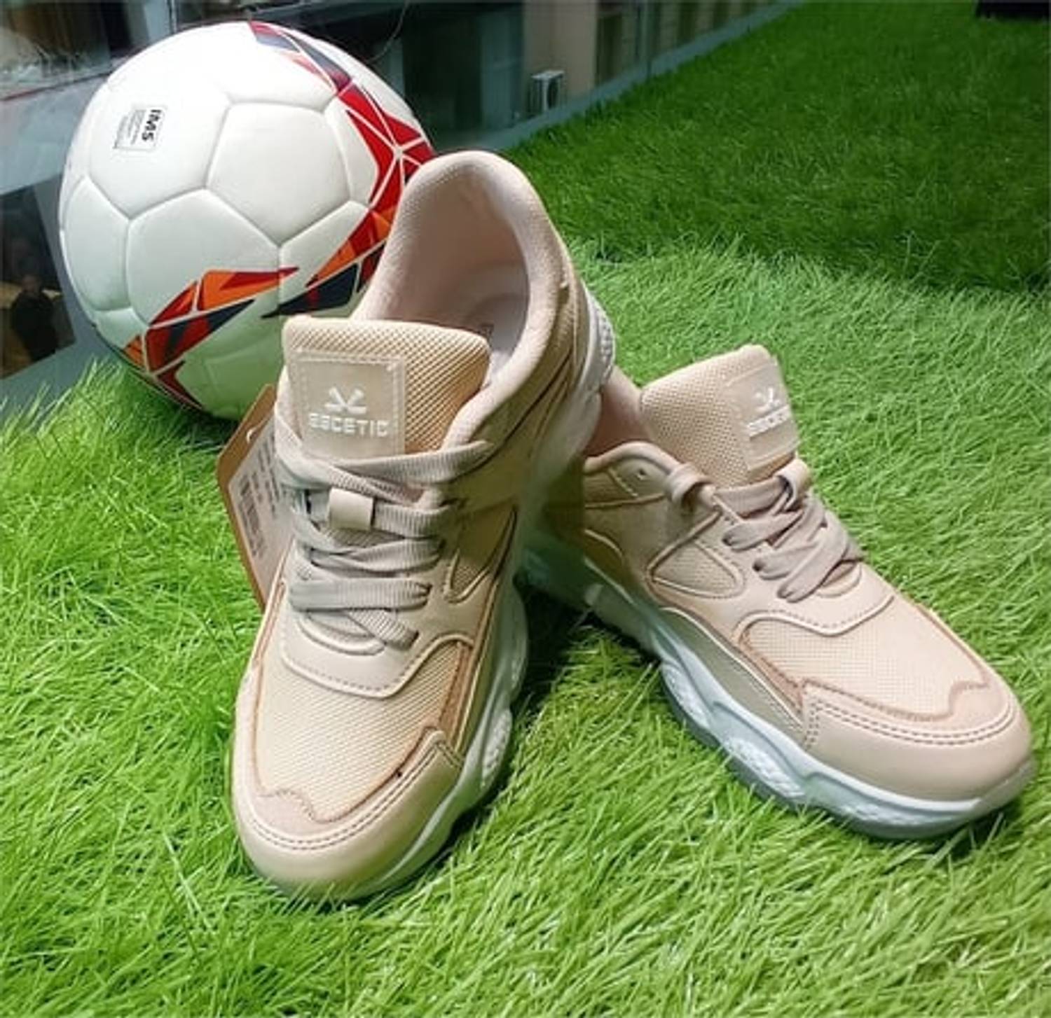 Escetic Beyaz-Bej Kadın Sneaker Yumuşak Yüksek Taban Bağcıklı Spor Ayakkabı AY0005