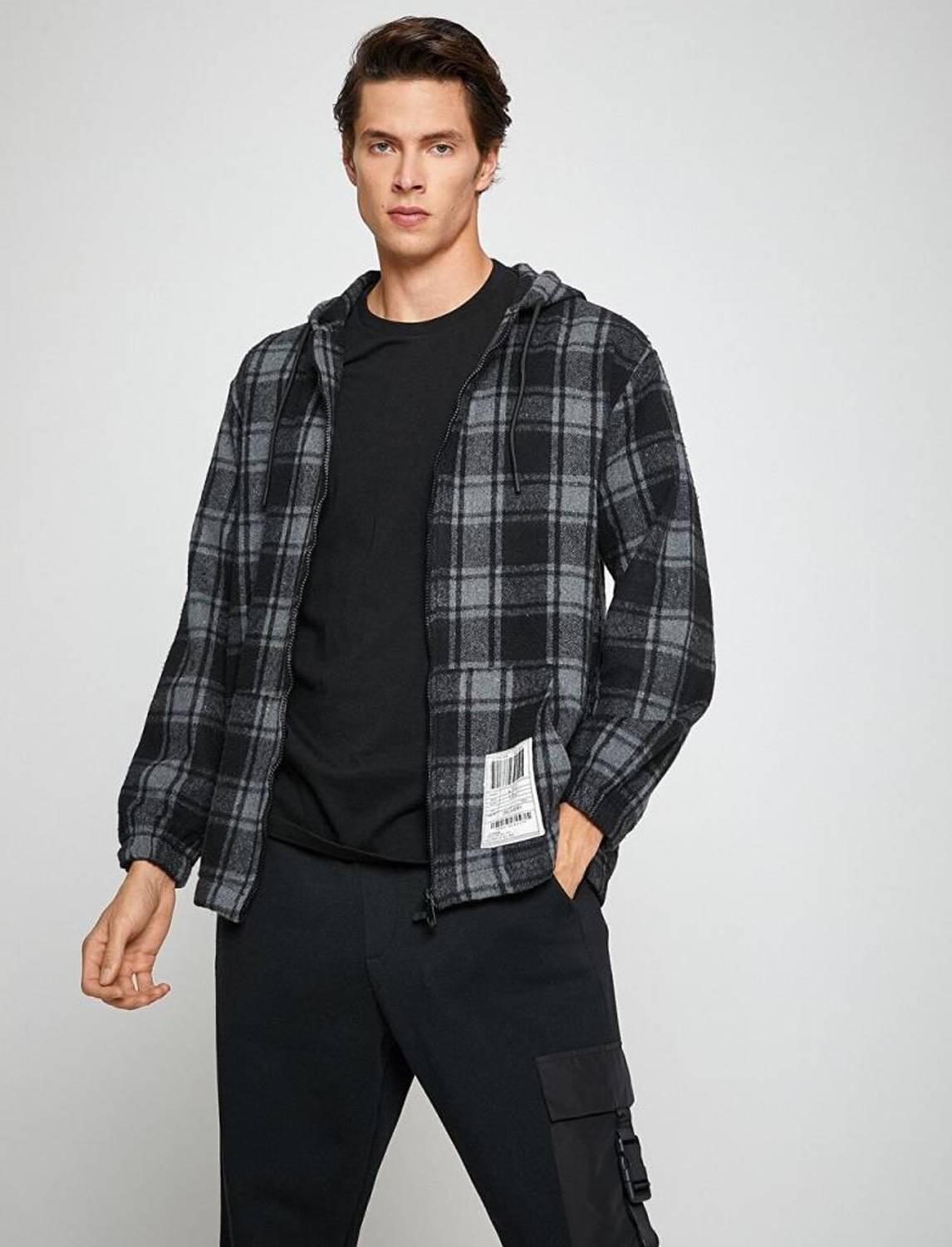 Чоловічий капюшонний світшот з клітинним малюнком Koton з кишенями та принтом, антрацитового кольору, розмір S