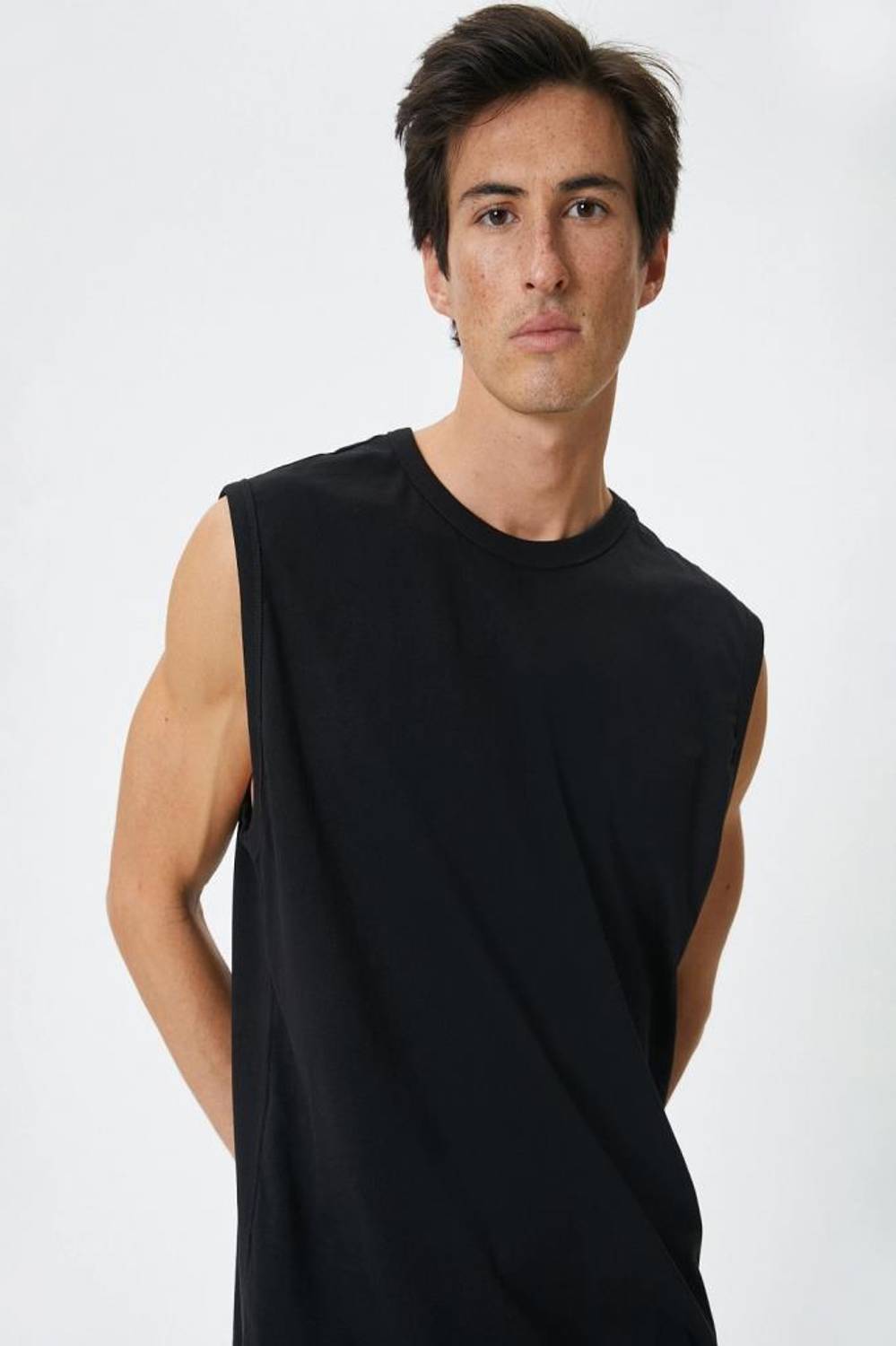 Cotton Sleeveless T-Shirt with Crew Neck in Black, Size XXL, 100% Cotton, Ideal for Casual Wear and Comfortable Fit