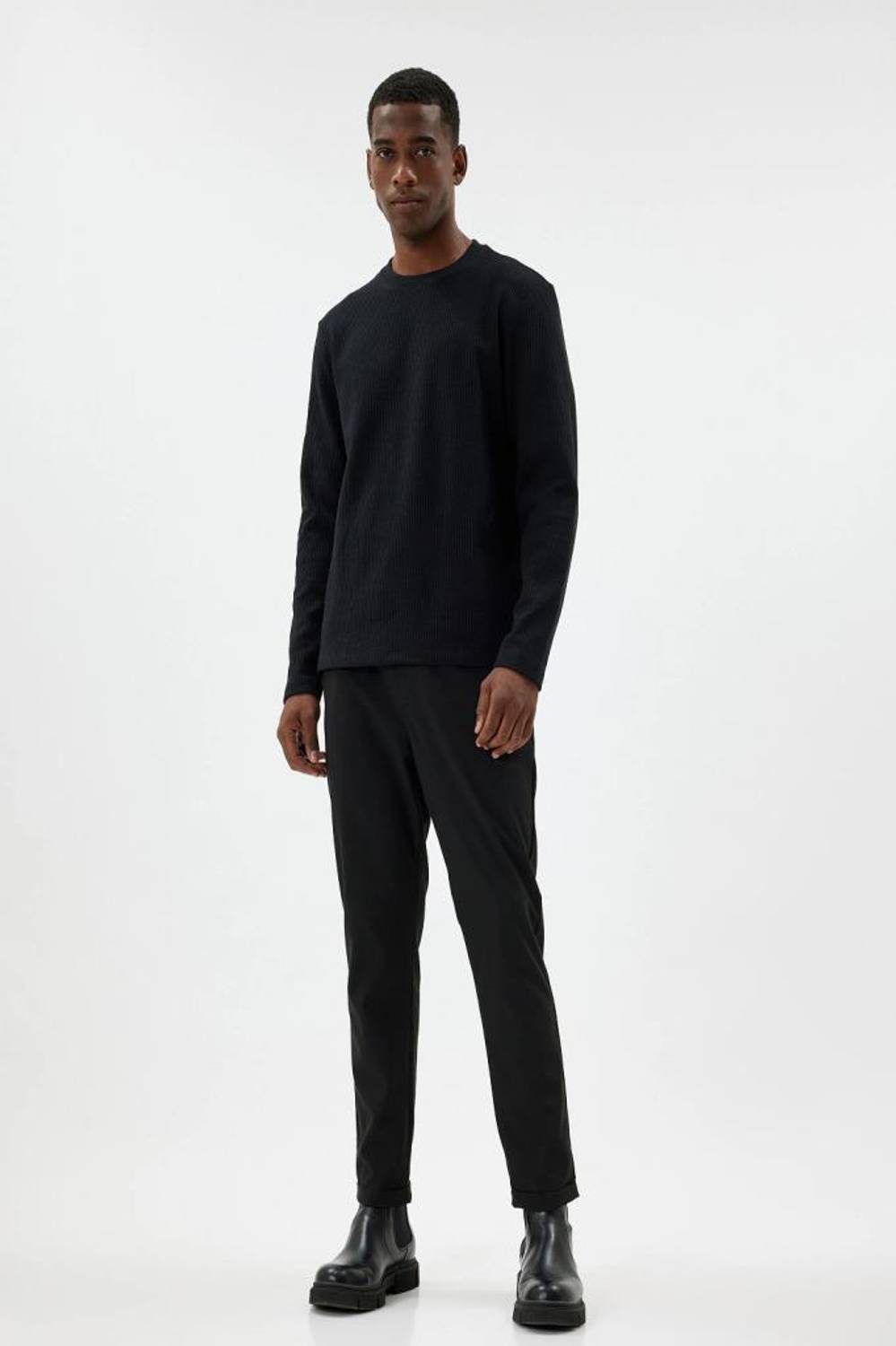 Джемпер Котон с круглым вырезом, текстурированной структурой и составом из хлопка, стильный и экологически чистый, идеален для любого образа