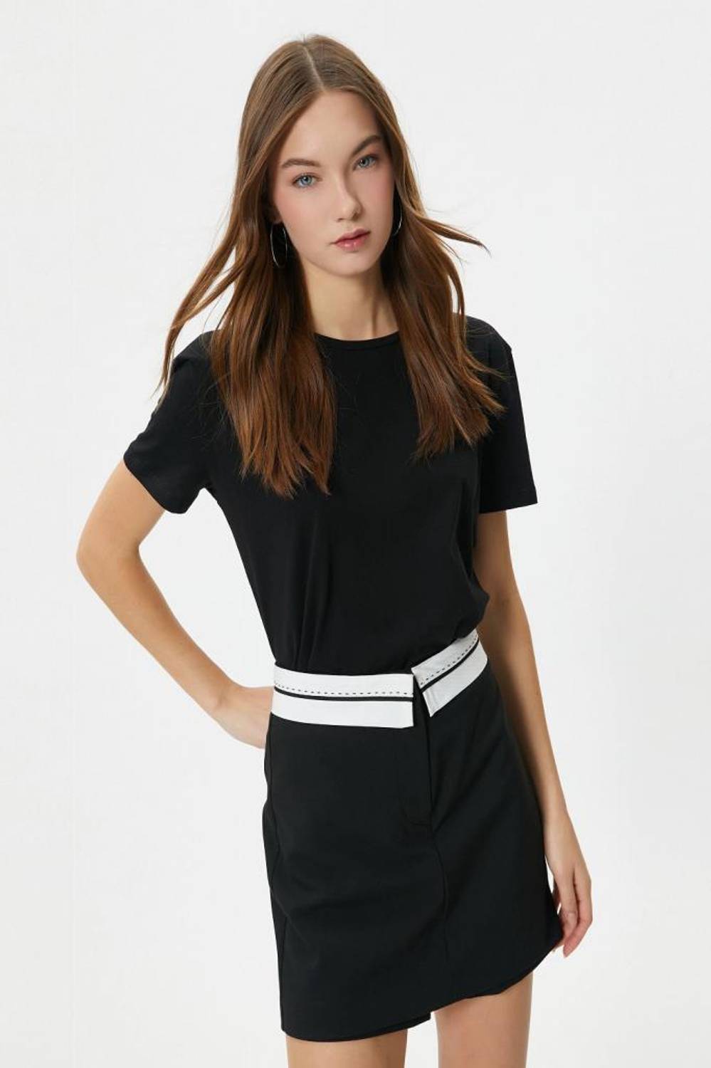 Футболка Koton Basic с коротким рукавом и круглым вырезом, 100% хлопок, черная, идеальна для повседневных образов и комфорта