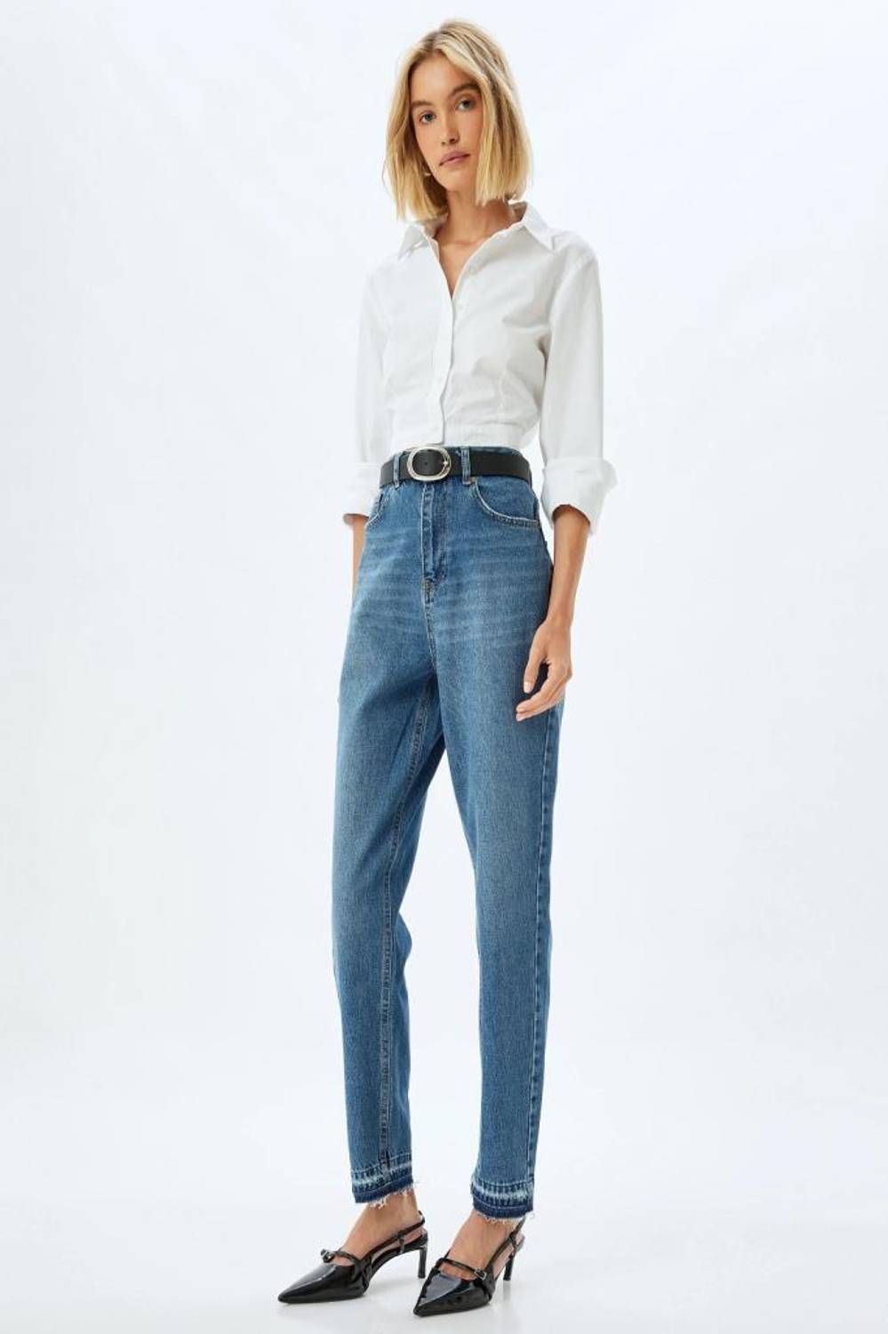 Mom Fit Indigo Cotton Jeans with Button Closure, Relaxed Cut and Standard Waist, Casual Style for Ultimate Comfort