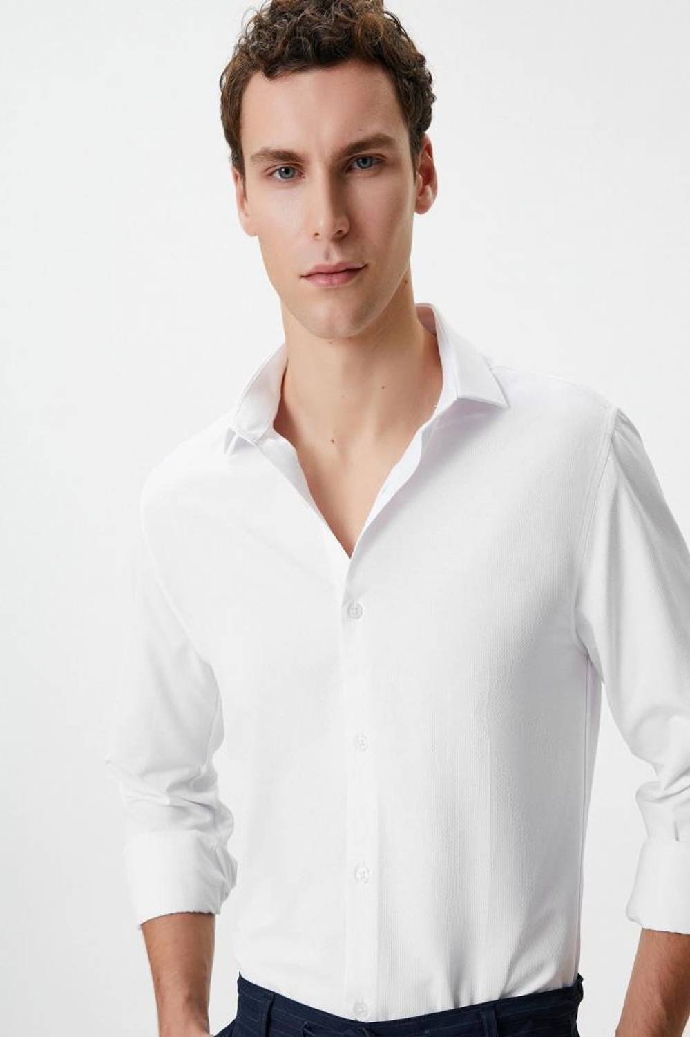 Сукня Koton Slim Fit з напівіталійським коміром, кнопковим застібанням, ідеальна для будь-якого образу в класичному стилі