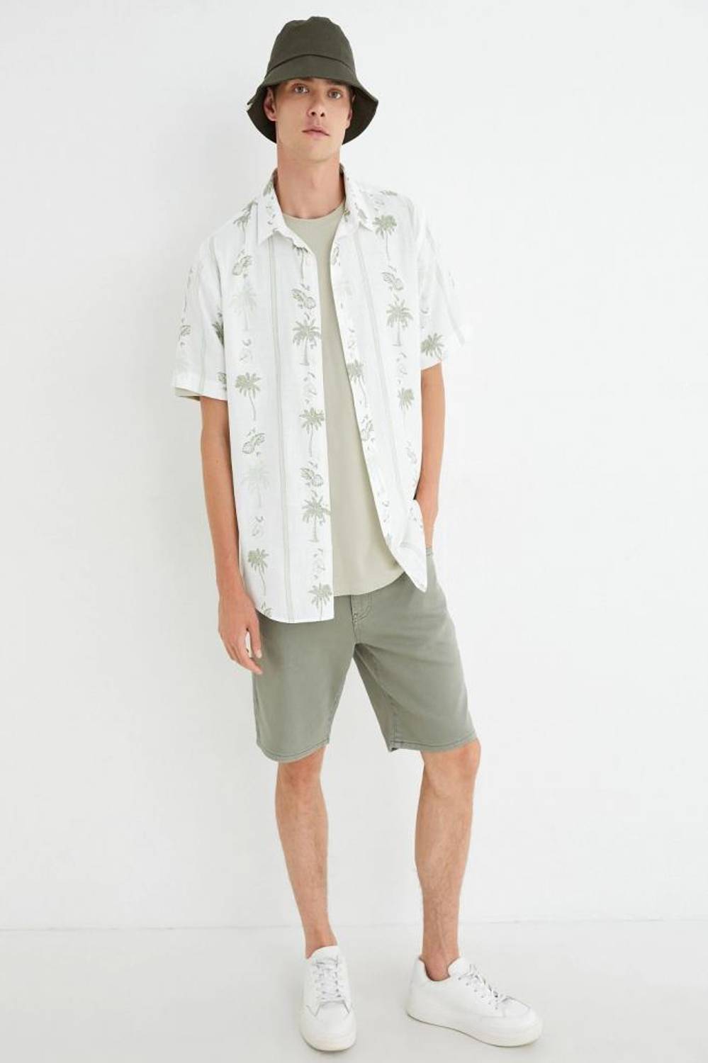 Koton Gabardin Bermuda Şort Cep Detaylı Düğmeli Pamuklu