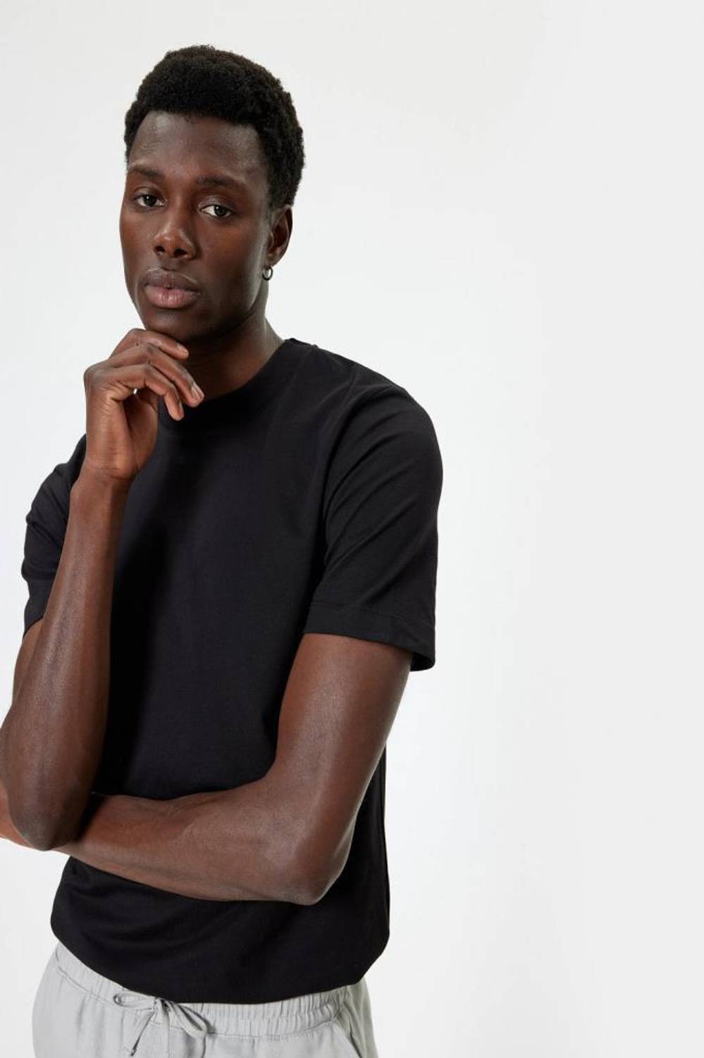 Cotton Basic Short Sleeve T-Shirt with Round Neck in Black for Men