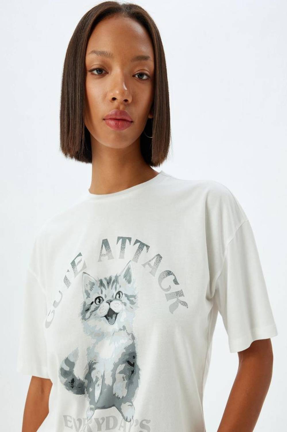 Koton Oversize Tişört Kedi Baskılı Bisiklet Yaka Kısa Kollu Pamuklu