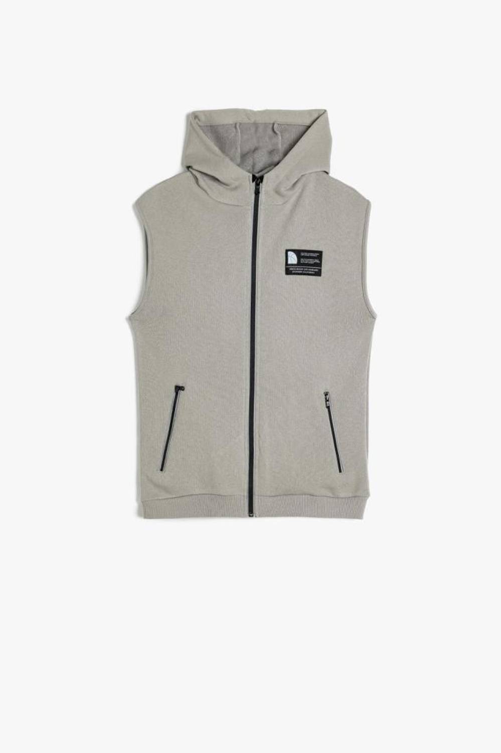 Мужская детская жилетка с капюшоном Koton, с карманами и застежкой на молнии, серого цвета для комфортной игры на свежем воздухе