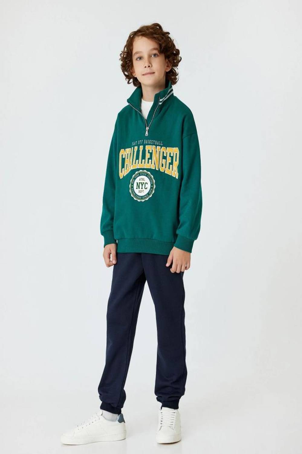 Світшот для хлопчиків Koton з воротником, напіврозстібаючою блискавкою і коледжним принтом, 85% бавовна, зручний і стильний вибір