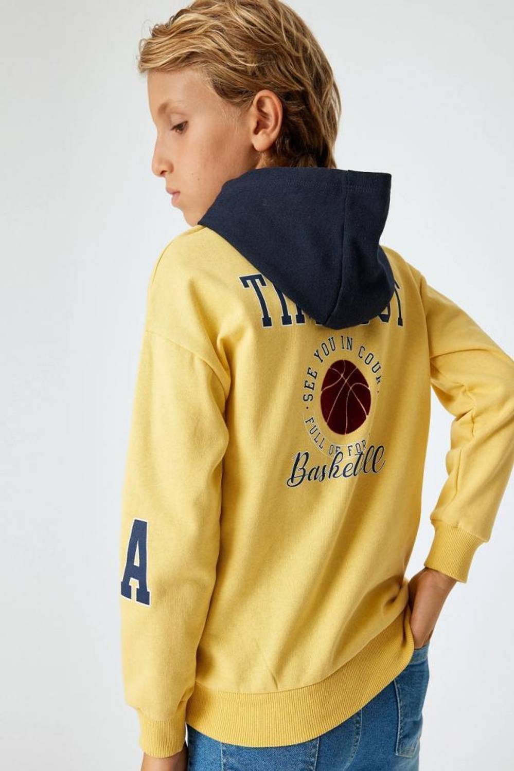 Koton Erkek Çocuk Kapşonlu Sweatshirt Baskı Detaylı Renk Bloklu Uzun Kollu