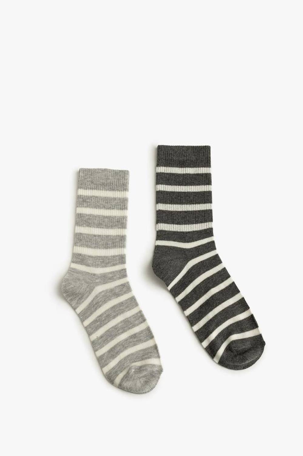 Жіночий комплект з двох кольорових шкарпеток з смужками, розмір 36-40, матеріал: 54% бавовна, 3% еластан, 43% поліестер