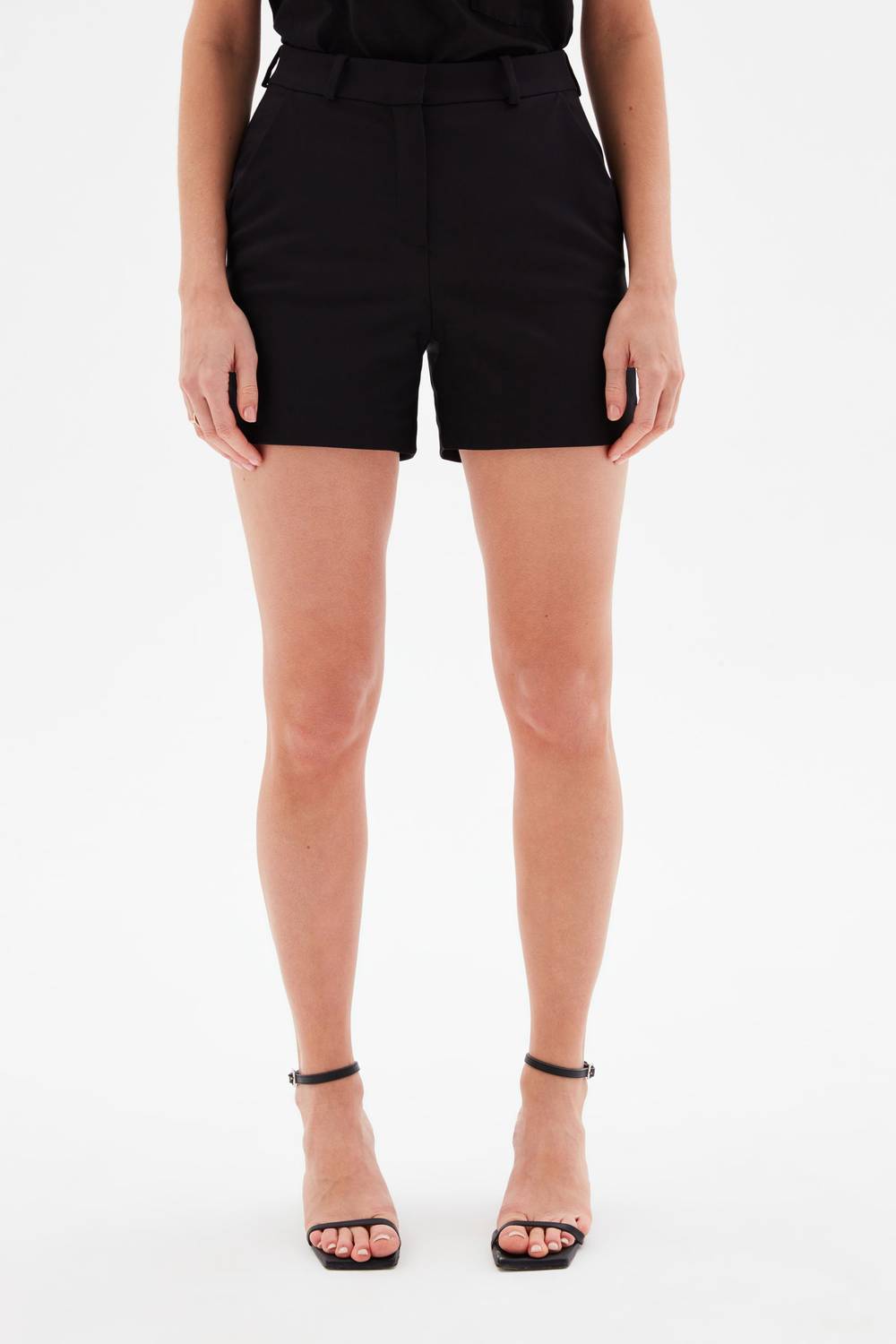 Чорні шорти з кишенями MAVI, високою талією, з матеріалу: 49% бавовна, 47% поліестер, 4% еластан, для повсякденного стилю