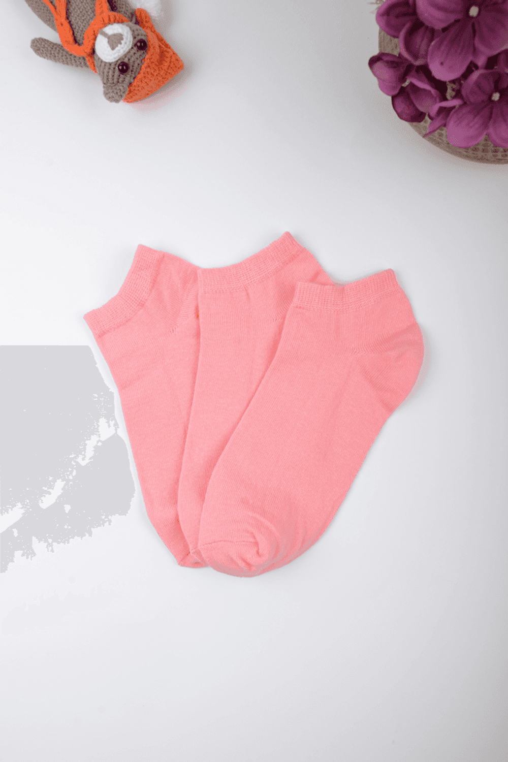 Жіночі три пари простих кольорових коротких шкарпеток стандартного розміру