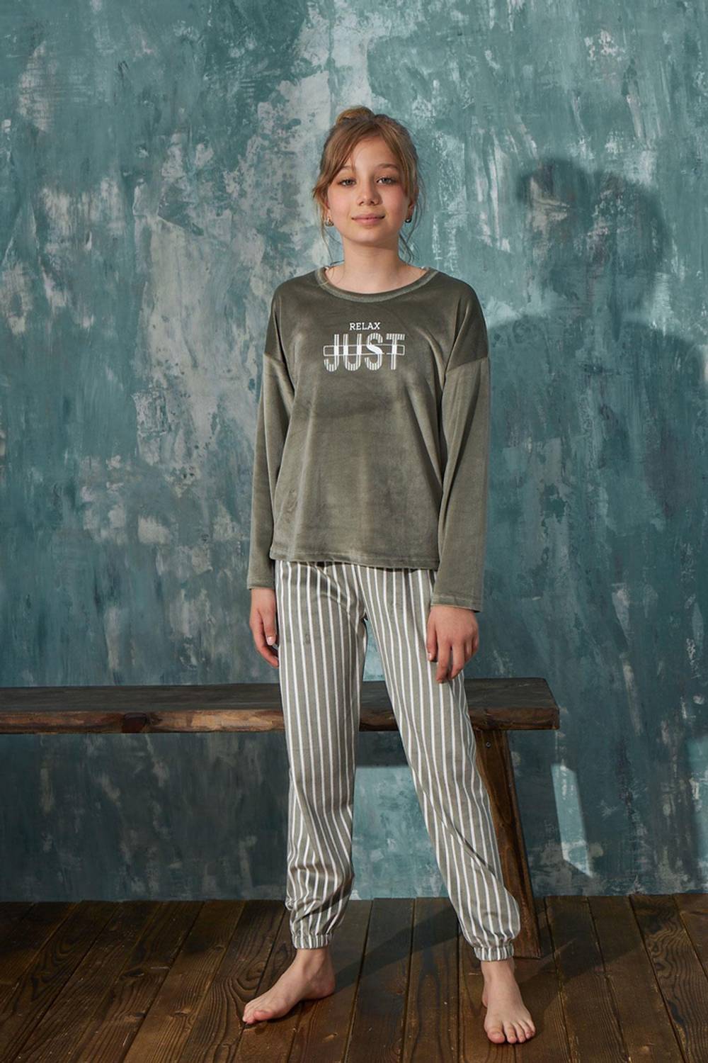 Комплект піжами для дівчаток з велюру, з довгими рукавами, стильний та комфортний, 8/9 та 6/7 розміри, безпечні матеріали