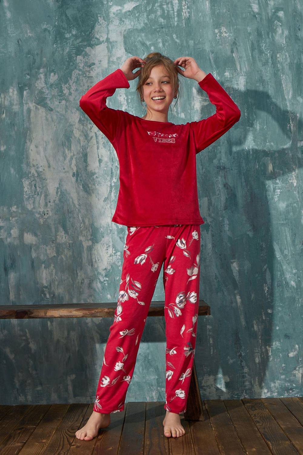 Комплект піжами для дівчаток з велюру з довгими штанами та округлим вирізом, 8/9, 10/11, 6/7 розмір у оригінальній упаковці