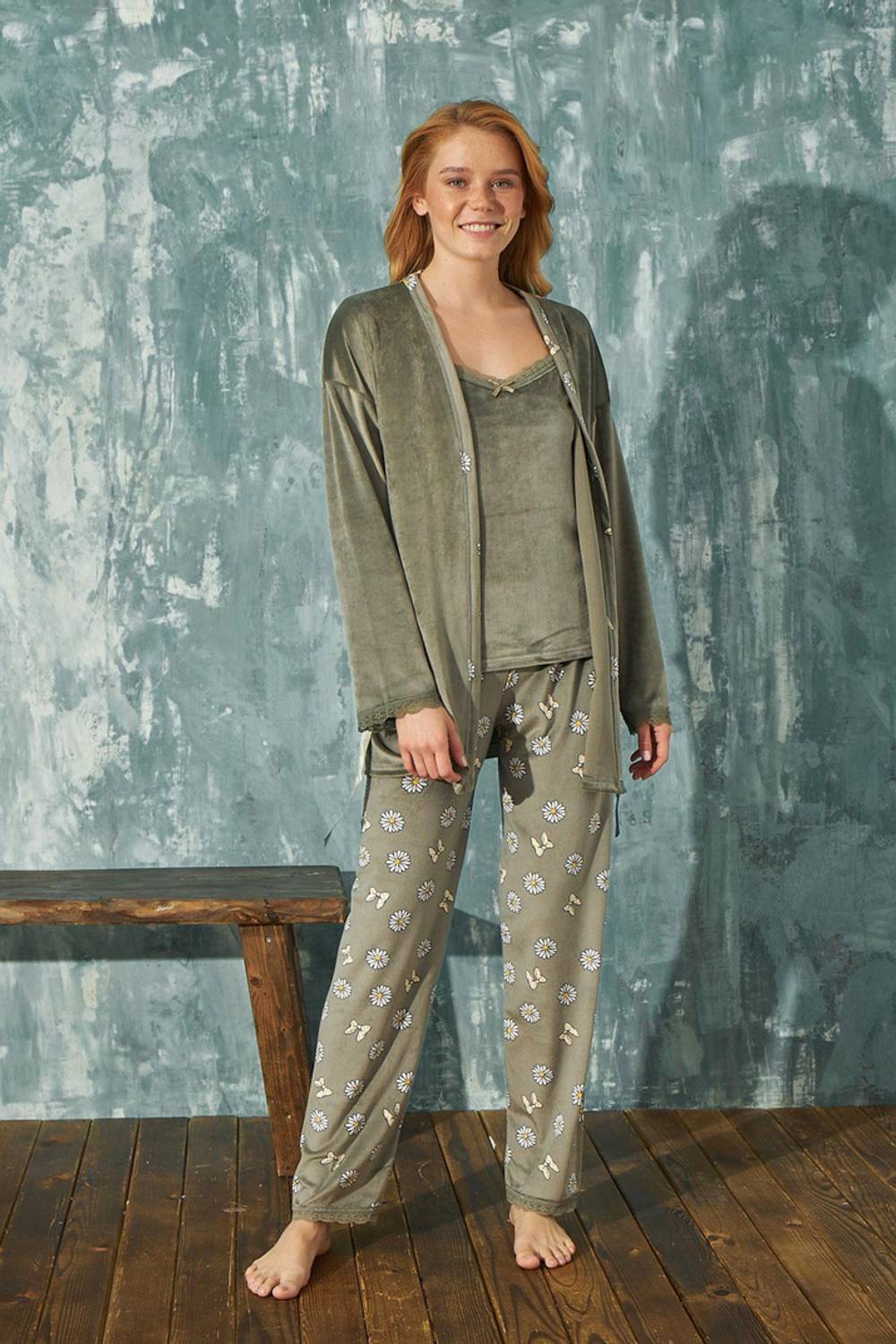 Жіночий комплект з трьох предметів з оксамиту з халатом і довгими брюками Arcan 13451-37, 100% поліестер, комфортний домашній стиль