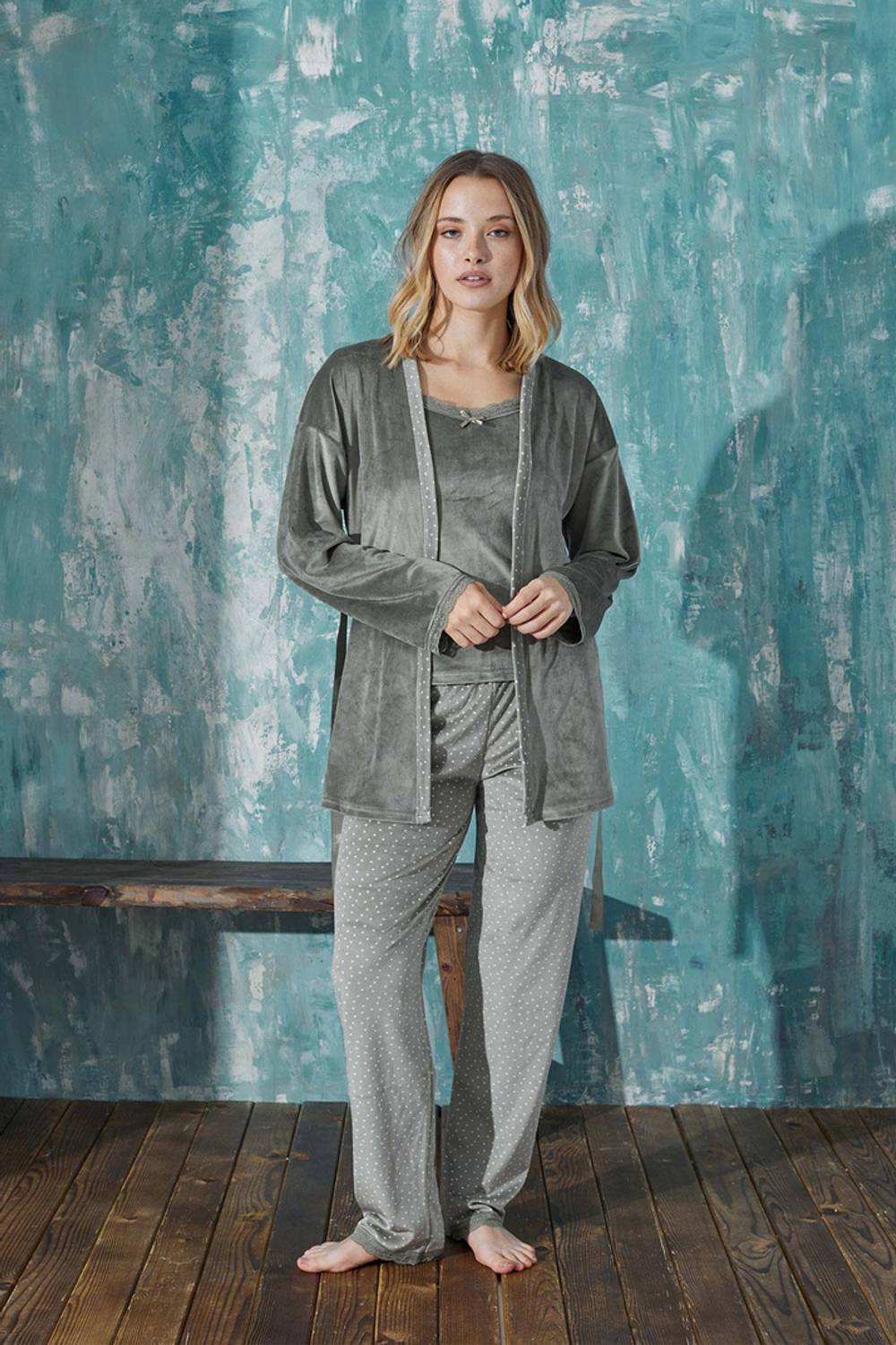 Жіночий комплект з капронового матеріалу з халатом, 3 предмети, розміри S/M, L, XL, XXL, виробництво Arcan 13451-15