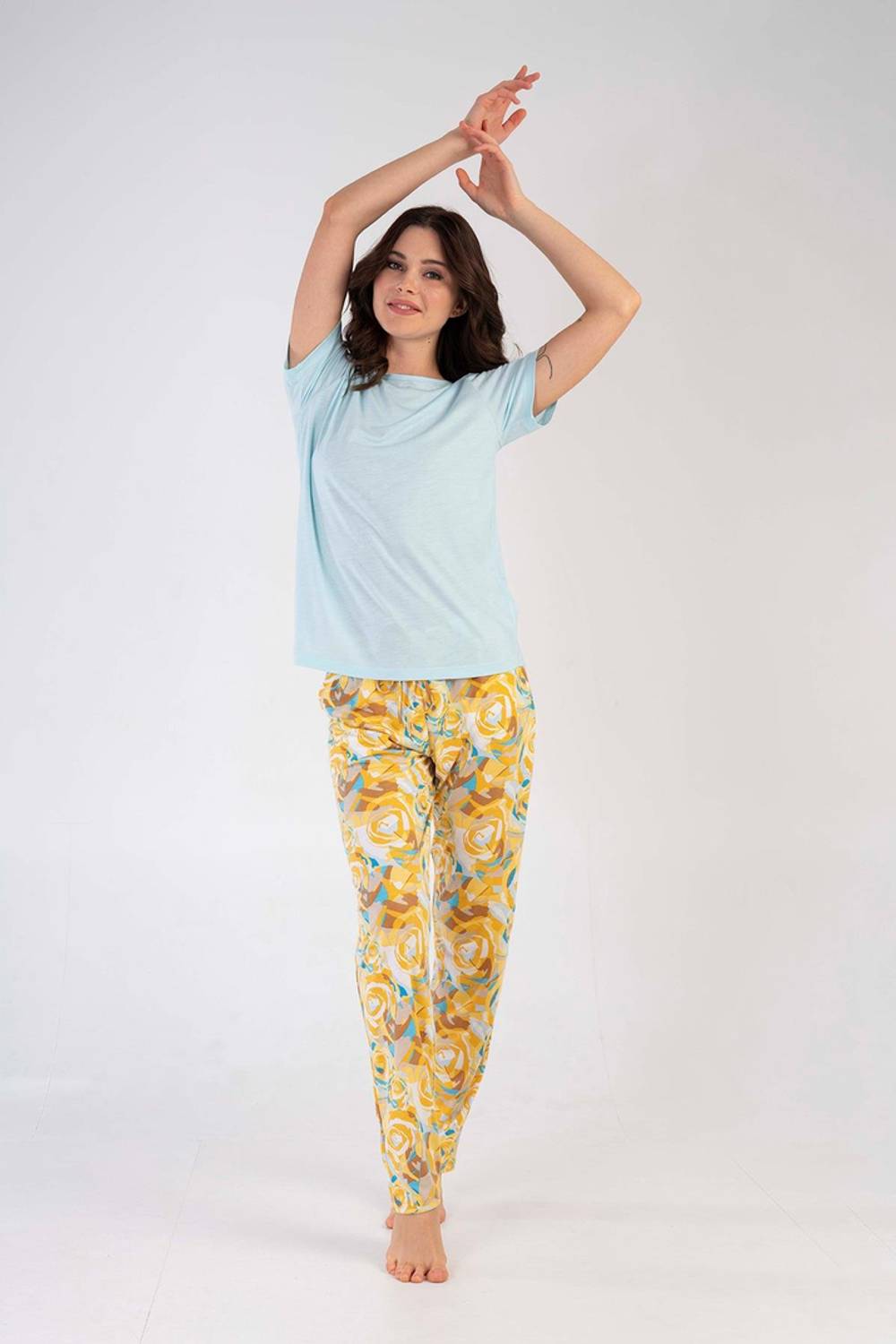 Жіночий піжамний комплект з коротким рукавом та круглим вирізом | Компанія Компендан