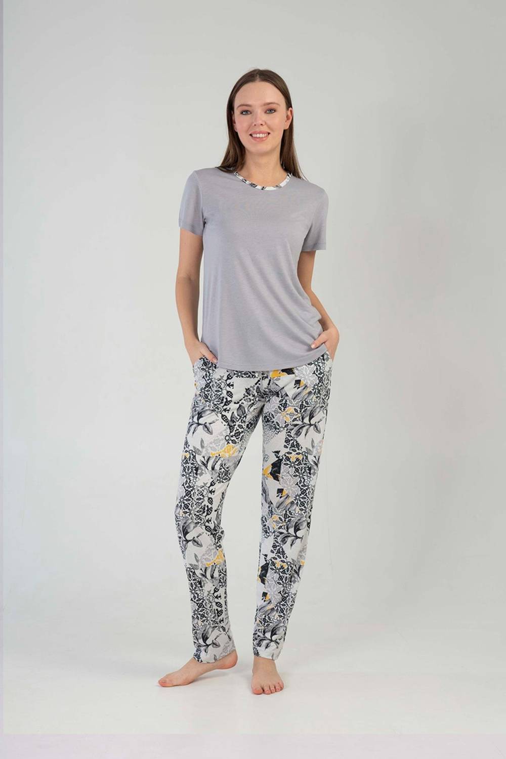 Женский пижамный комплект с коротким рукавом и круглым вырезом, из 80% вискозы, 20% полиэстера, удобный и стильный