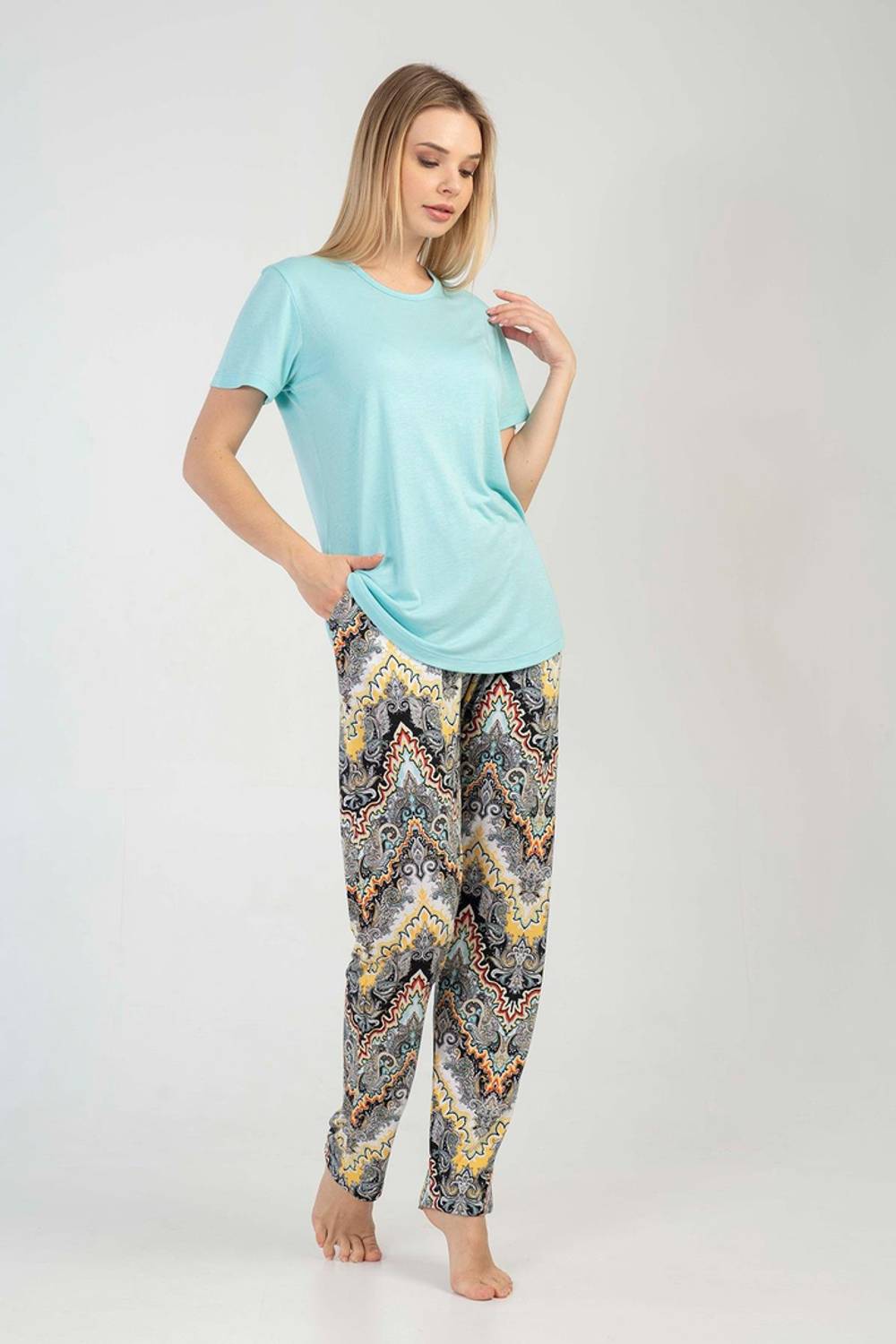 Женский комплект пижамы с коротким рукавом и круглым вырезом, натуральные материалы, комфорт и стиль, размер S, M, L