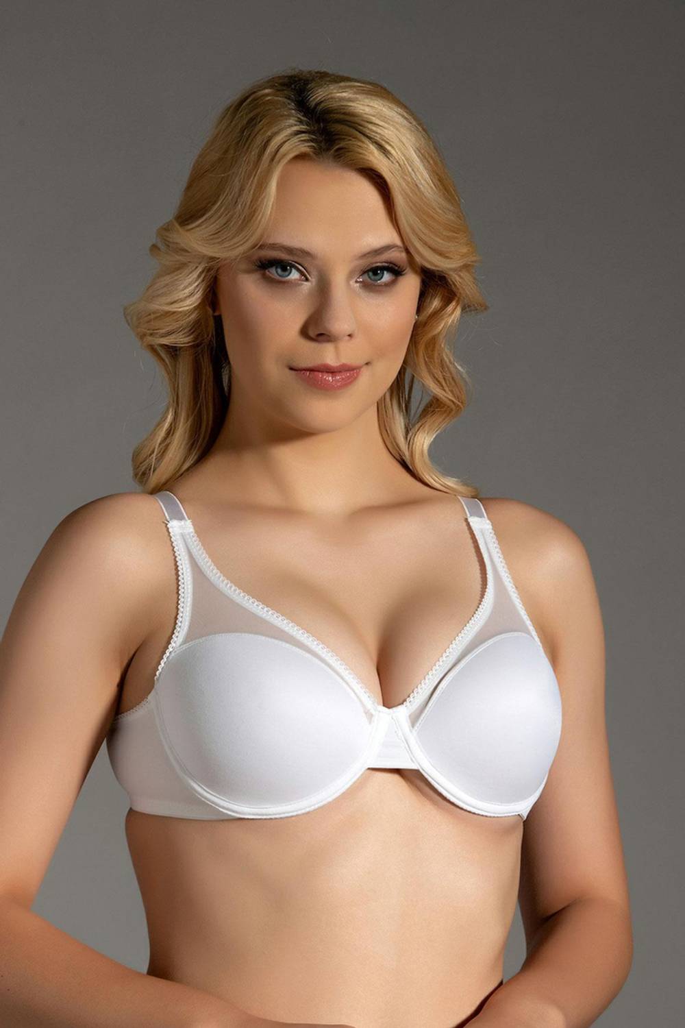 سوتيان ضاغط بتفاصيل تولة | برا 1790 للنساء بمقاس 95 مصنوع محليًا من %90 بولي أميد و%10 بوليستر بدون مواد ضارة