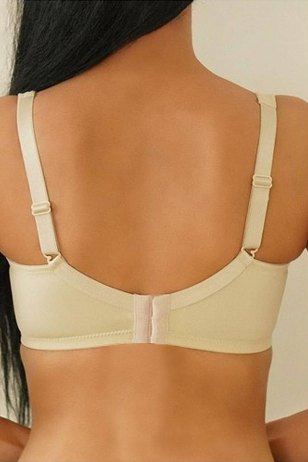 سوتيان تسريع بدون داعم بكؤوس ناعمة مع غلاف تول من علامة Underwear، مقاس 100