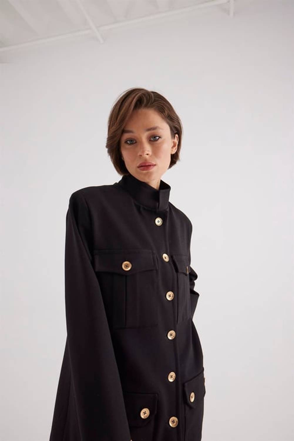 Куртка с воротником Виола черная, осенне-зимняя, размеры 36-42, бренд Niqozza