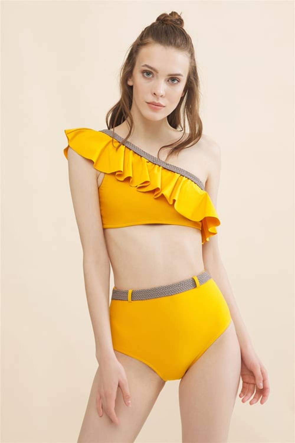 TEK OMUZ VOLANLI BİKİNİ