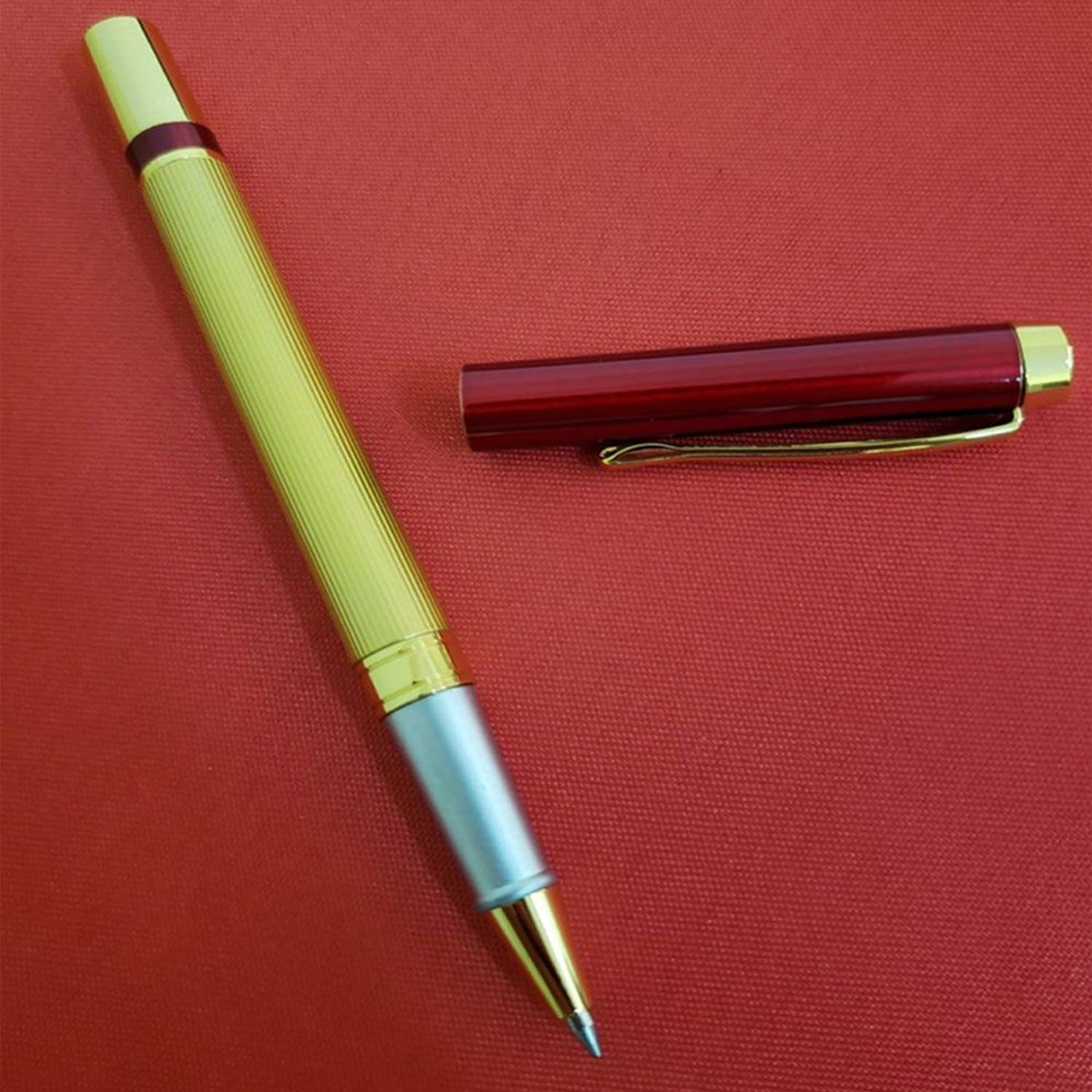 Ручка-ролер подарункова, червона з золотом, у стильній коробці, із можливістю персоналізації, 13,5 см