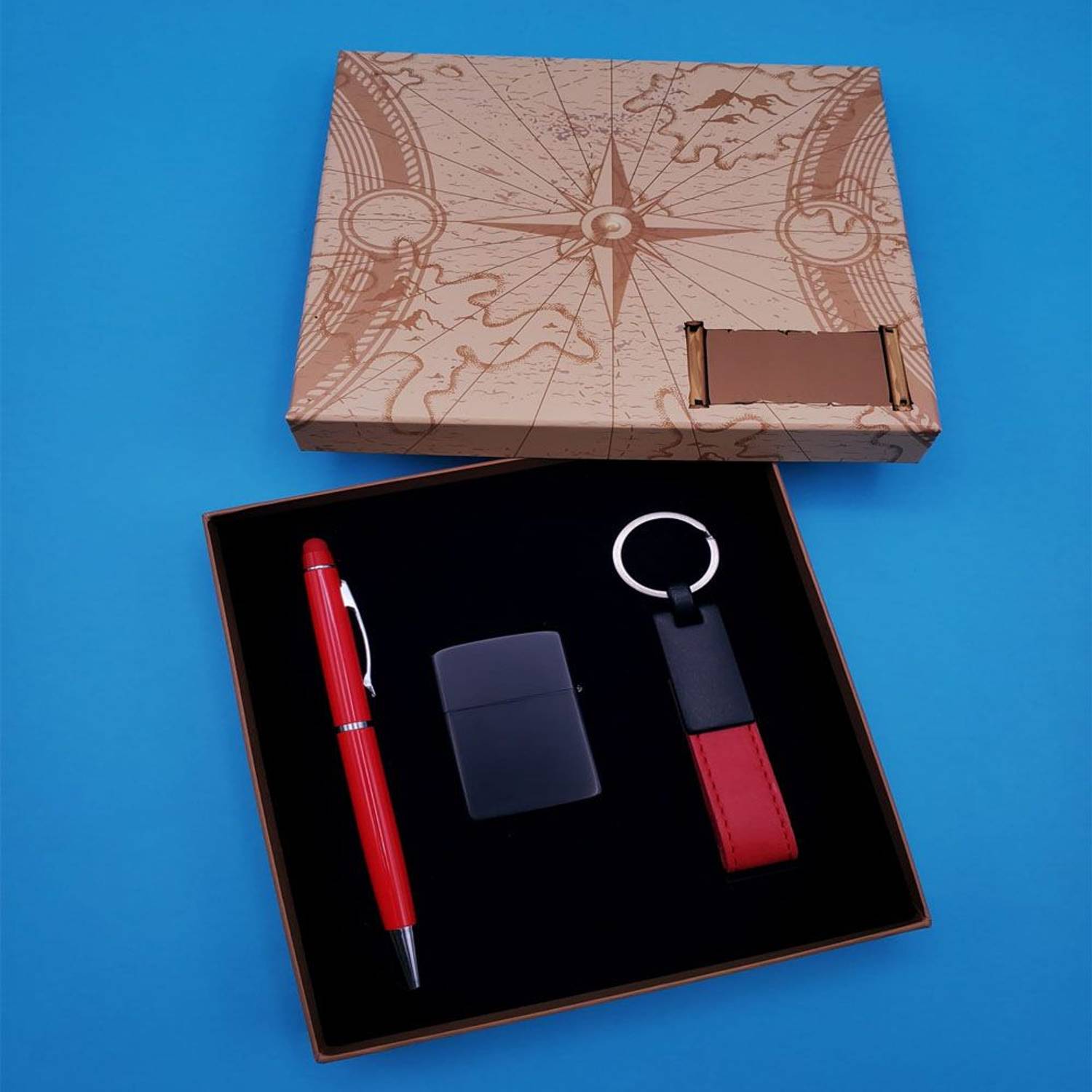 مجموعة هدايا مكونة من حامل مفاتيح ولاعة وقلم، مصنوعة من مواد عالية الجودة، مثالية للاستخدام اليومي ومزودة بقلم يعمل باللمس
