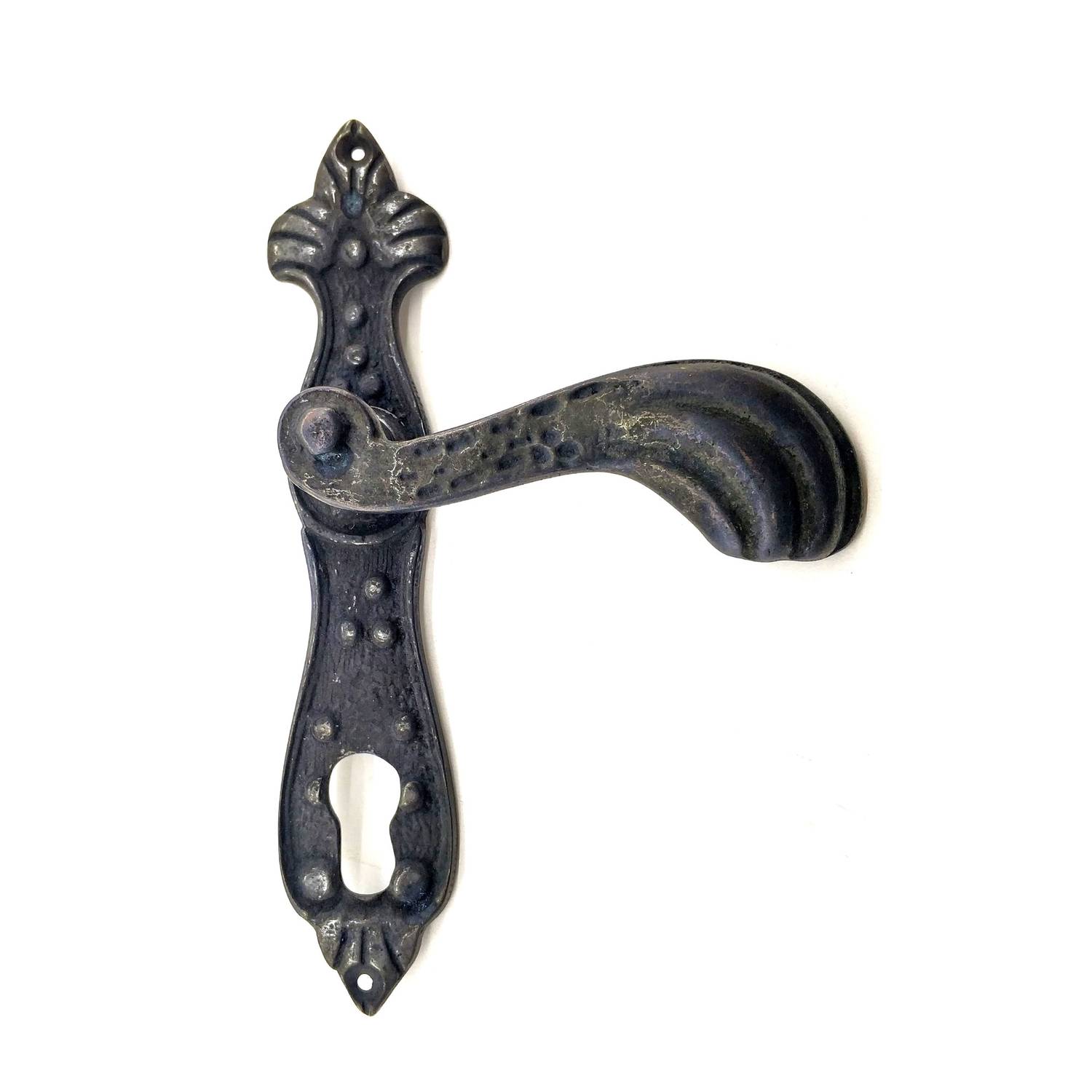 مقبض باب ميولانا ييل مزخرف بحجم 228x48 مم من النحاس بتشطيب أكسيد، تصميم أنتيكي يجمع بين الأناقة والوظيفة