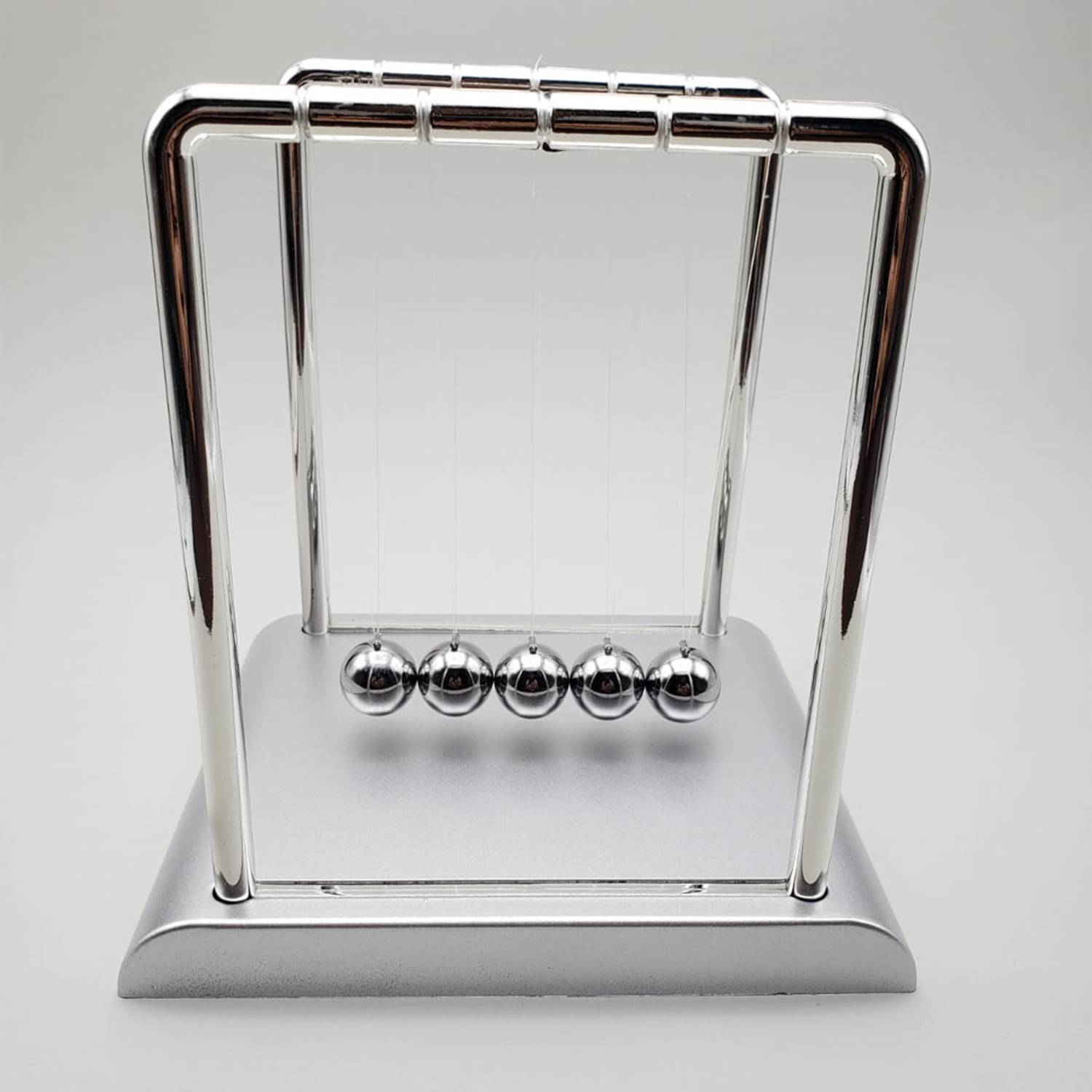 Великий срібний баланс для стресу, стильний декор для офісу чи дому, розміри 18x18x15 см, металеві кулі, пластиковий підстава