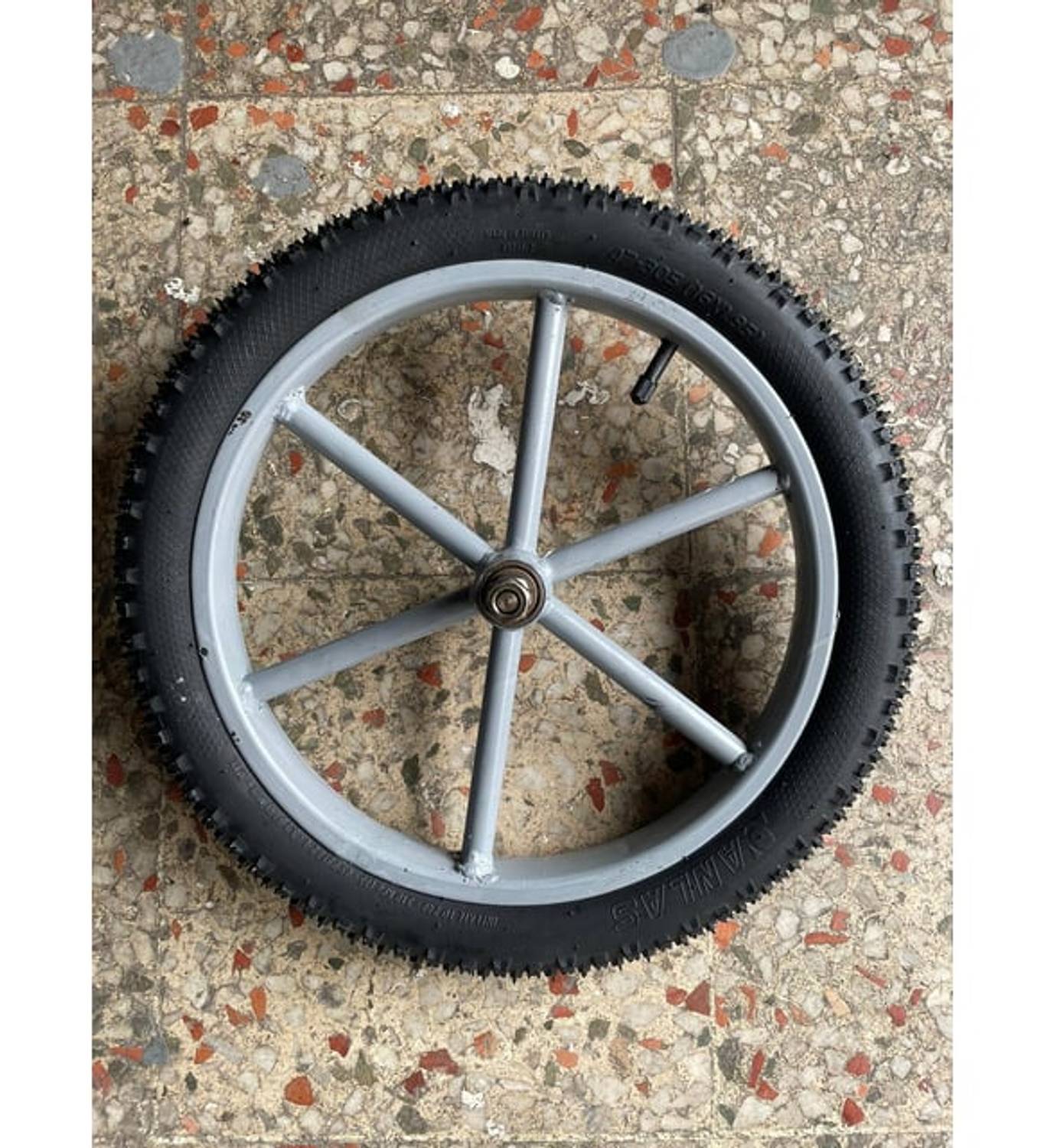 Переносний стіл на колесах 40 см – стильна та зручна модель для продажу фруктів, овочів та ручної роботи