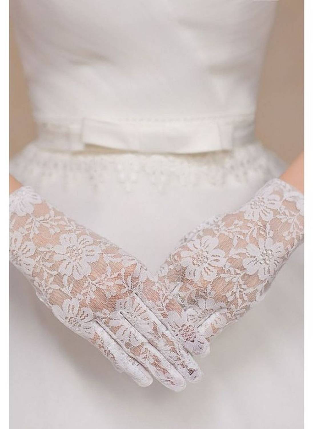 Beyaz Renk Kısa Dantelli Eldiven