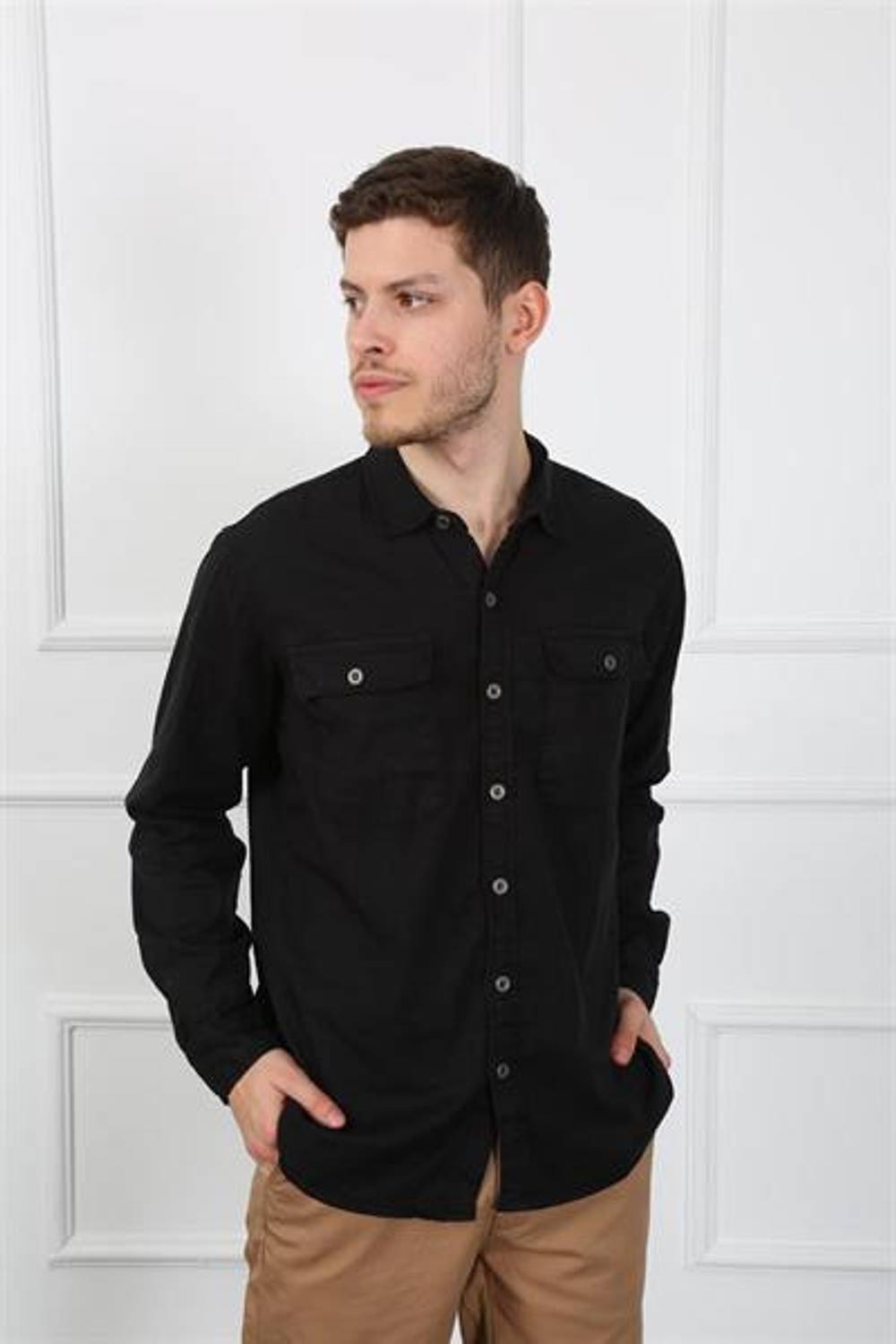 قميص رجالي ذو قصة عادية Eg 1833-01 لون أسود