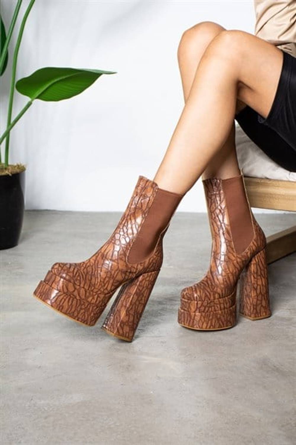 Regina Taba Kroko Lastikli Platform Topuklu Bot