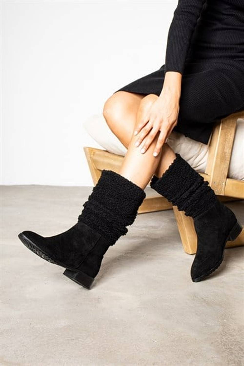 Ботинки для женщин Kaila черные замшевые с меховым утеплителем, высота каблука 3 см, стандартная форма, искусственная кожа