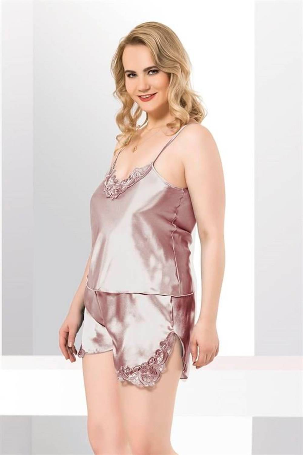 طقم شورت بيبي دول ساتان مينك مقاس كبير من ماركانو