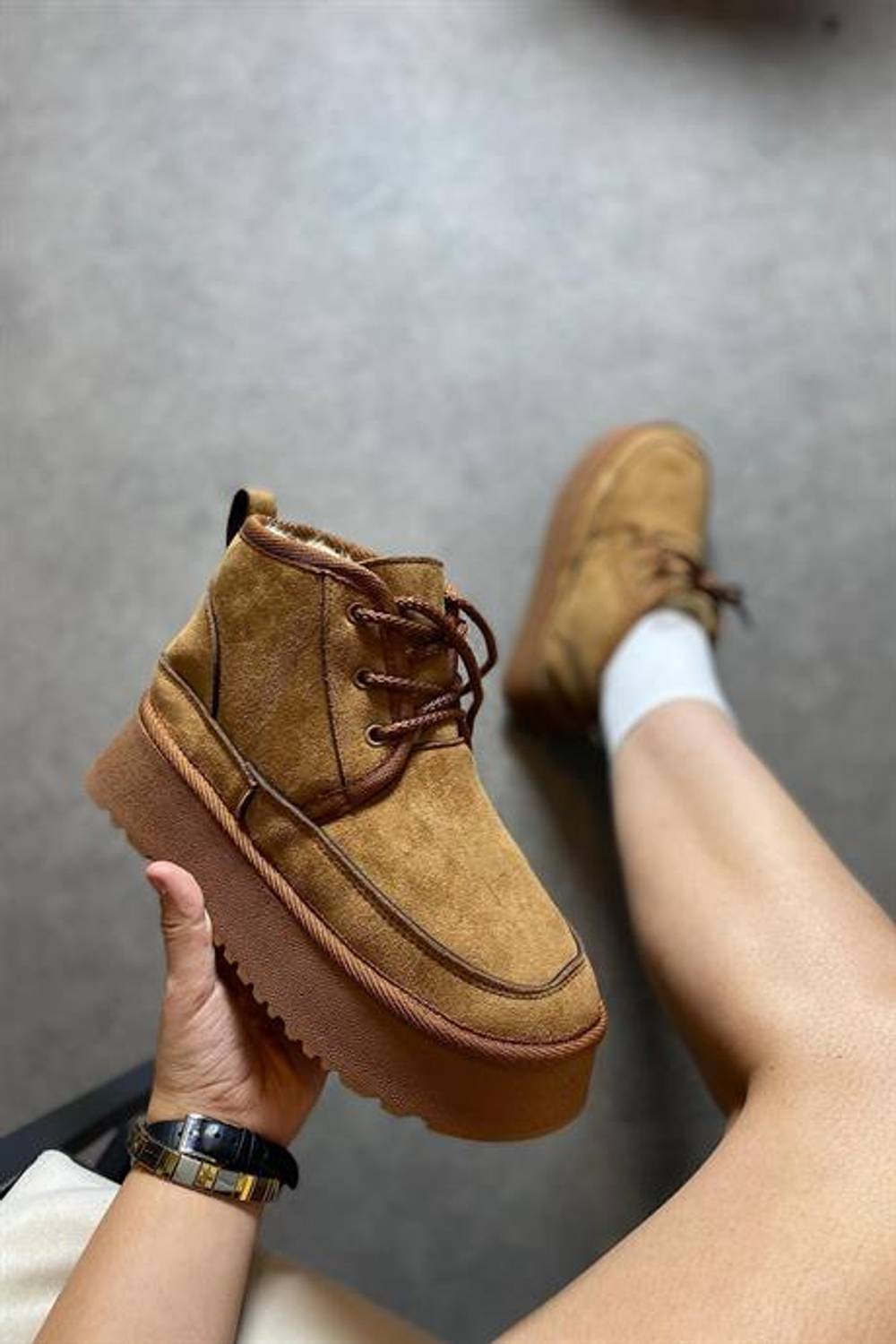 Metta Brown Lace-up Shearling Women's Boots