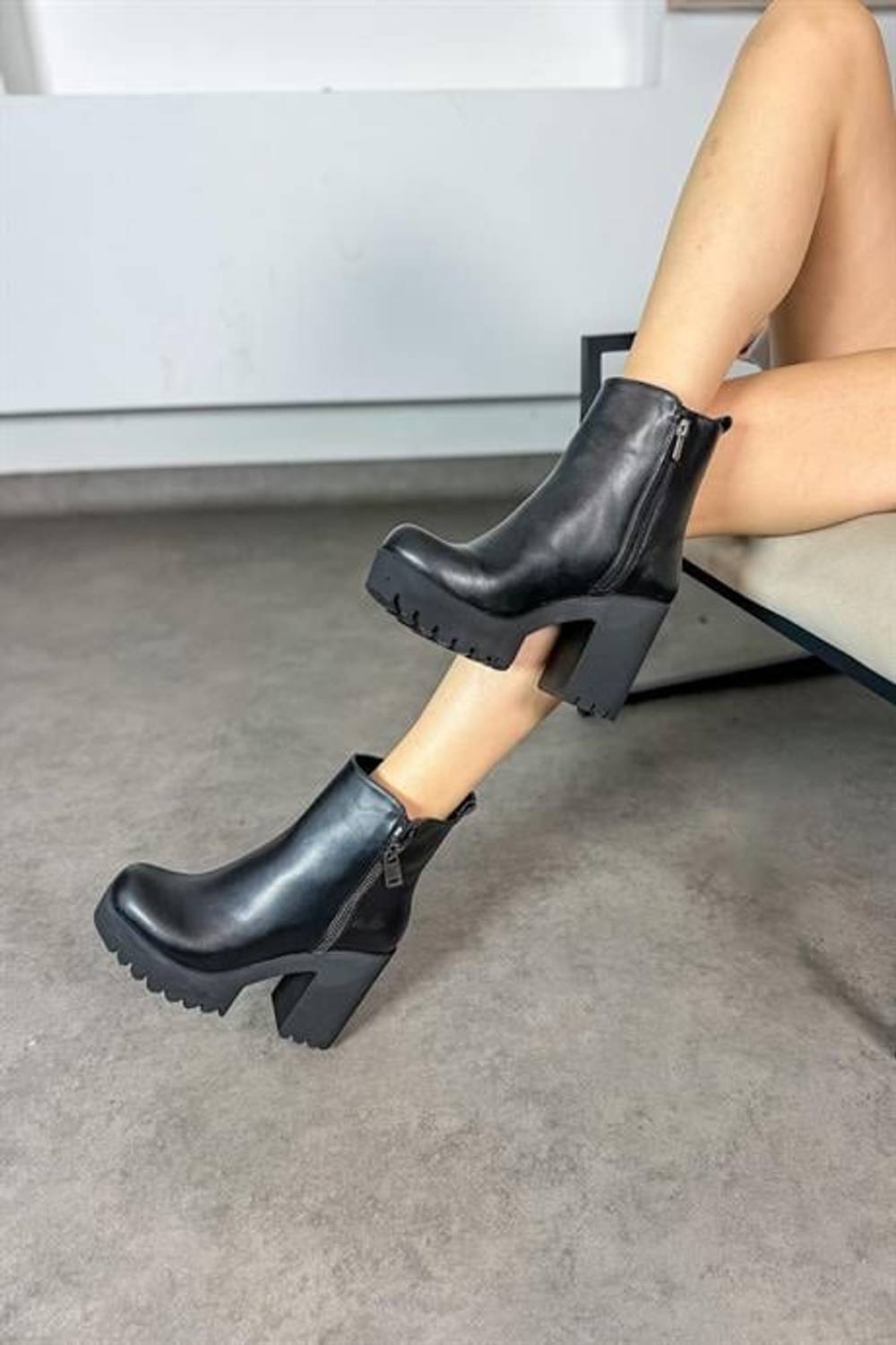 Calibra Siyah Çift Fermuarlı Kadın Topuklu Bot
